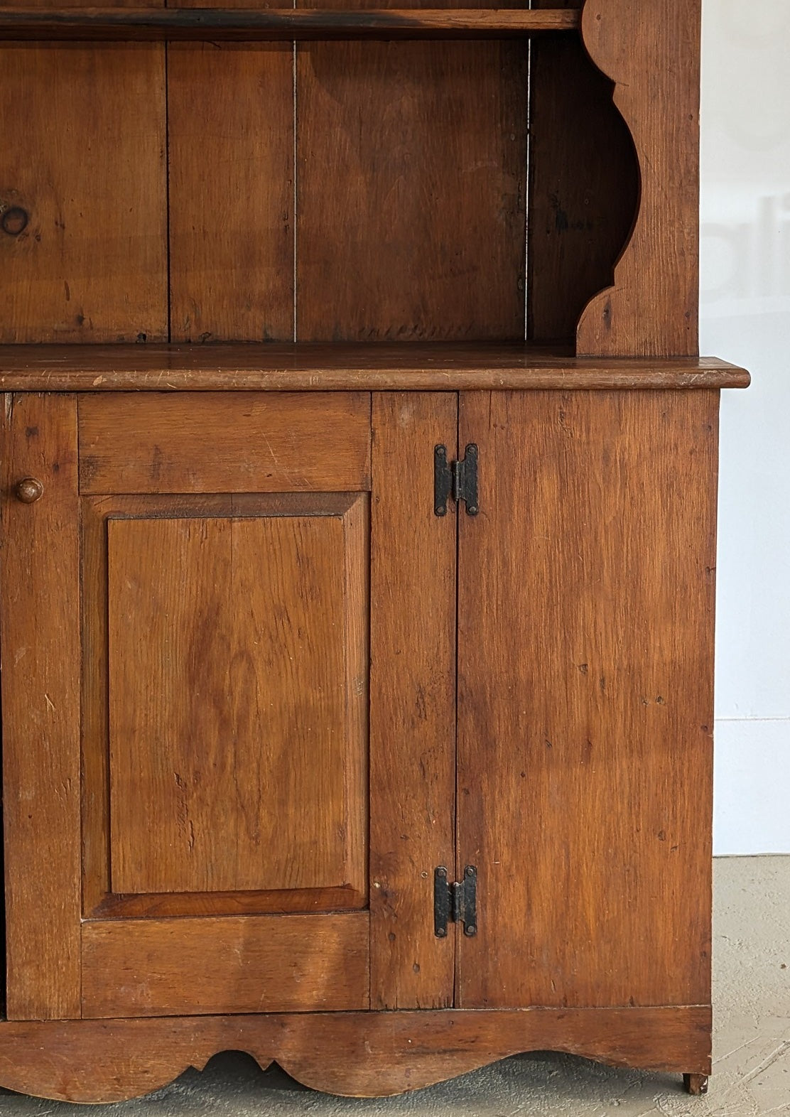 Vintage Wooden Hutch with Scalloped Detailing