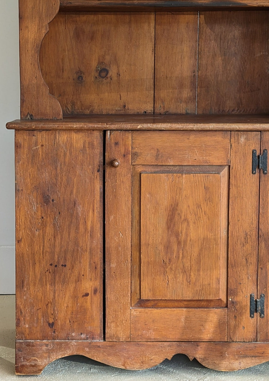 Vintage Wooden Hutch with Scalloped Detailing