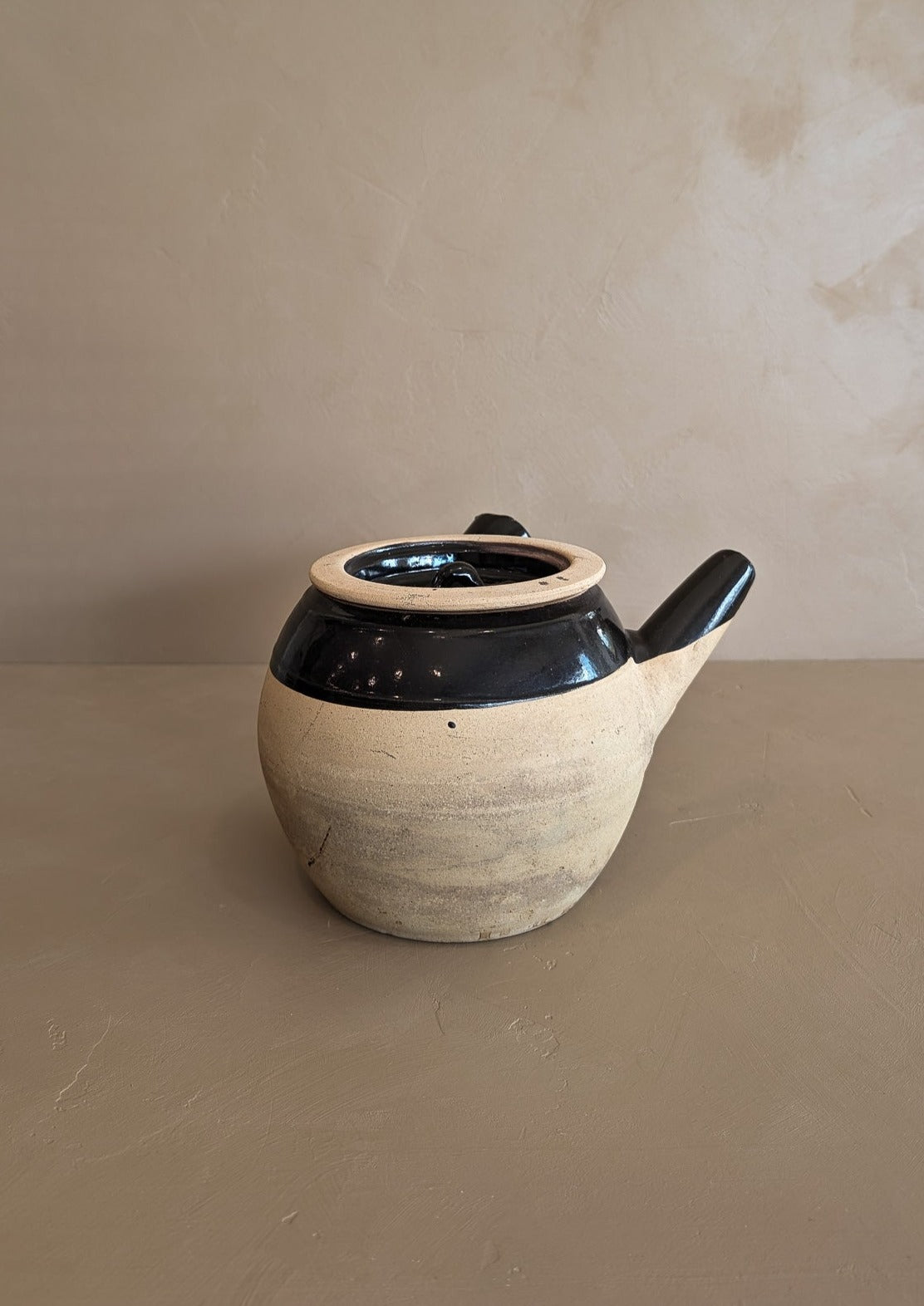 Vintage Chinese Medicine Pot
