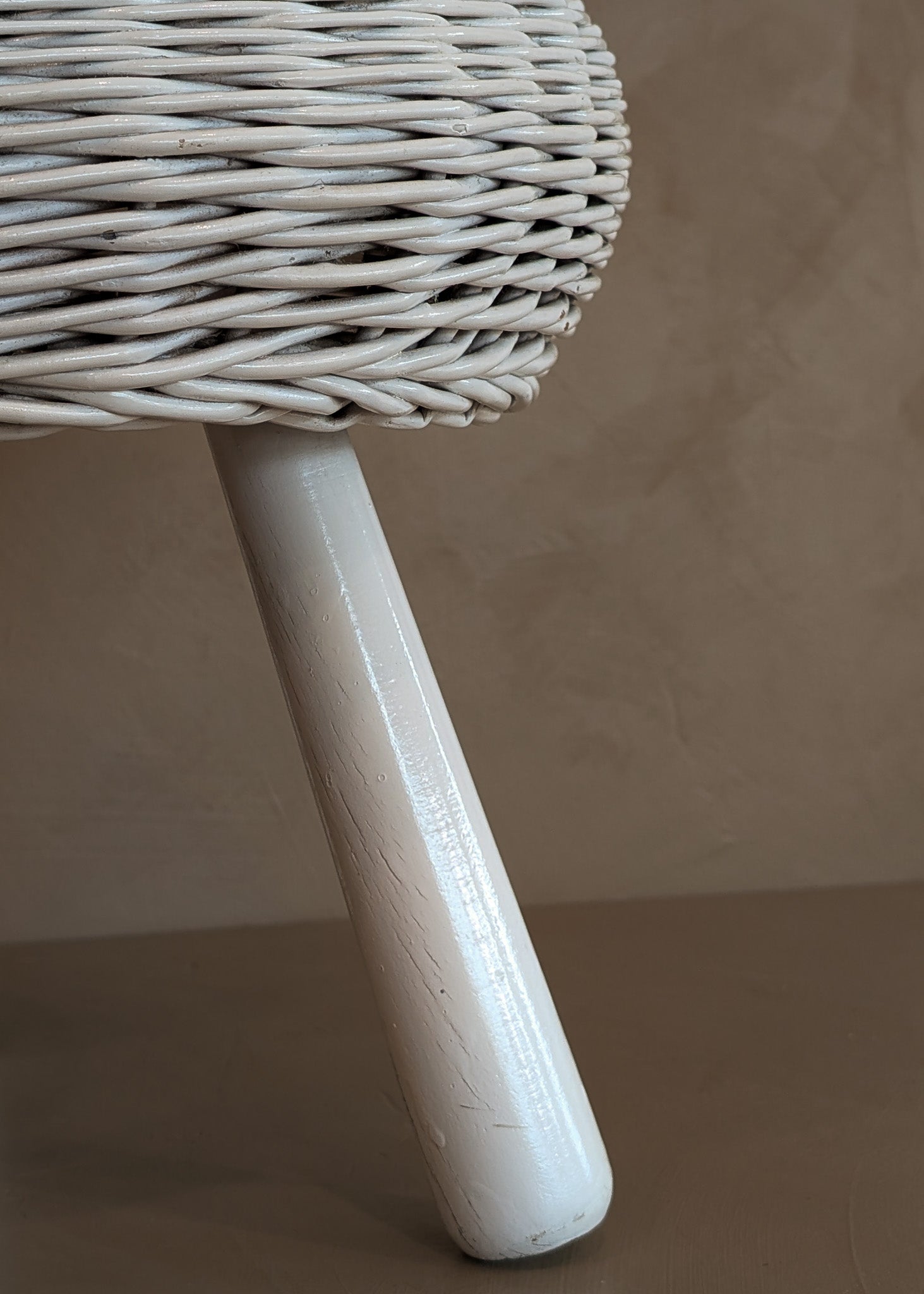 Vintage White Wicker Tony Paul-Style Stool