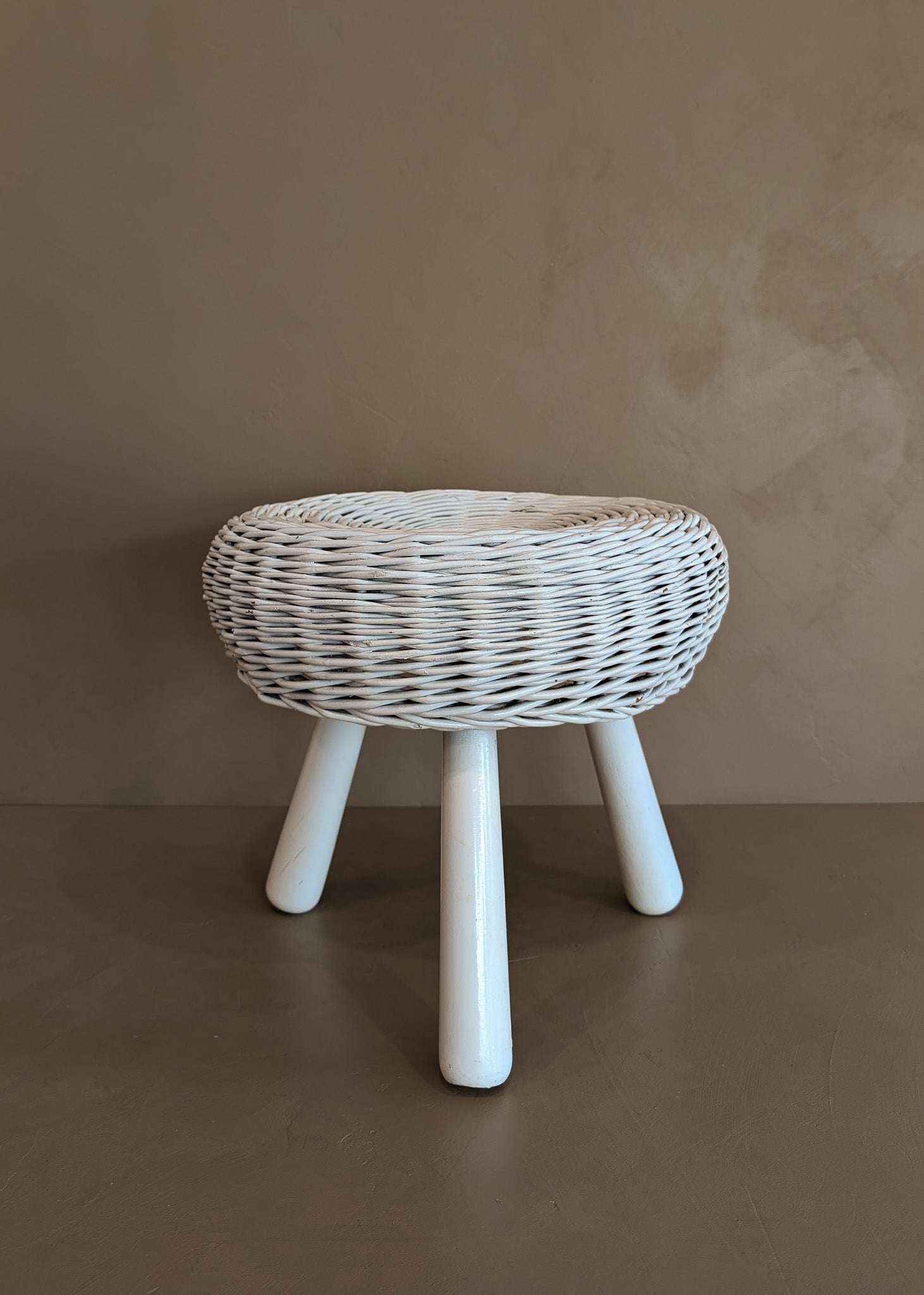 Vintage White Wicker Tony Paul-Style Stool