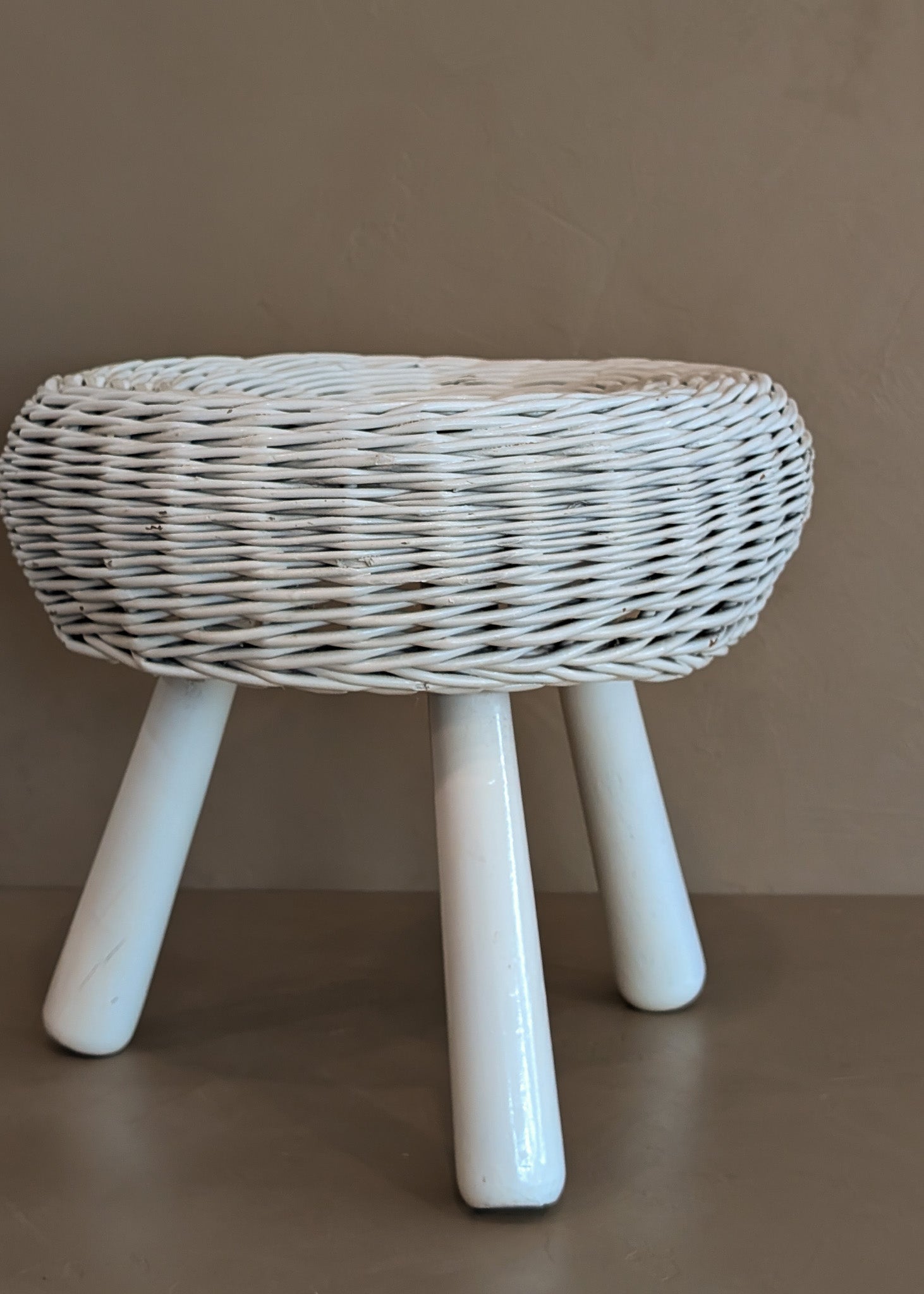 Vintage White Wicker Tony Paul-Style Stool