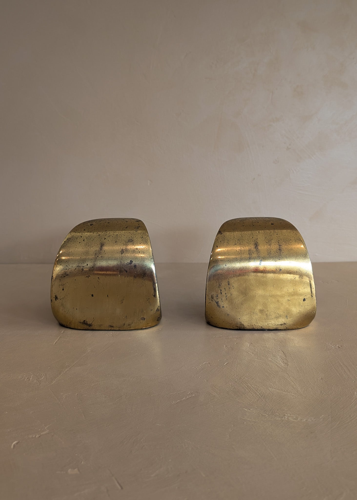 Pair of Vintage Ben Seibel for Jenfred Ware Sculptural Dumbbell Brass Bookends