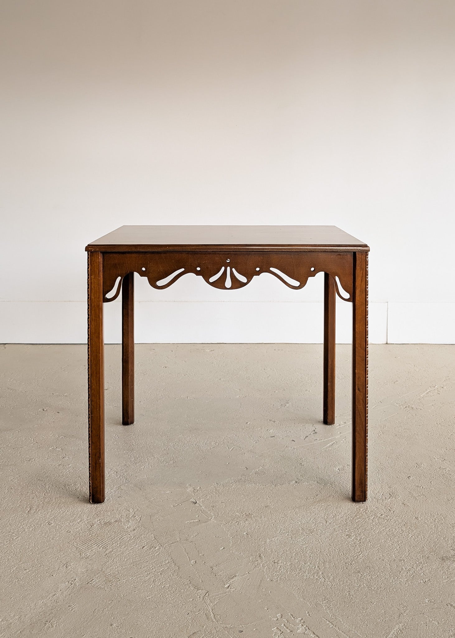 Vintage Wooden Side Accent Table with Cutout Scalloped Apron