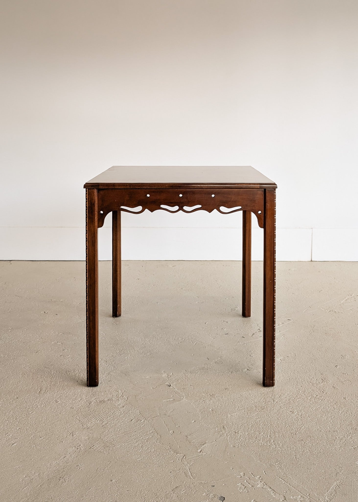 Vintage Wooden Side Accent Table with Cutout Scalloped Apron