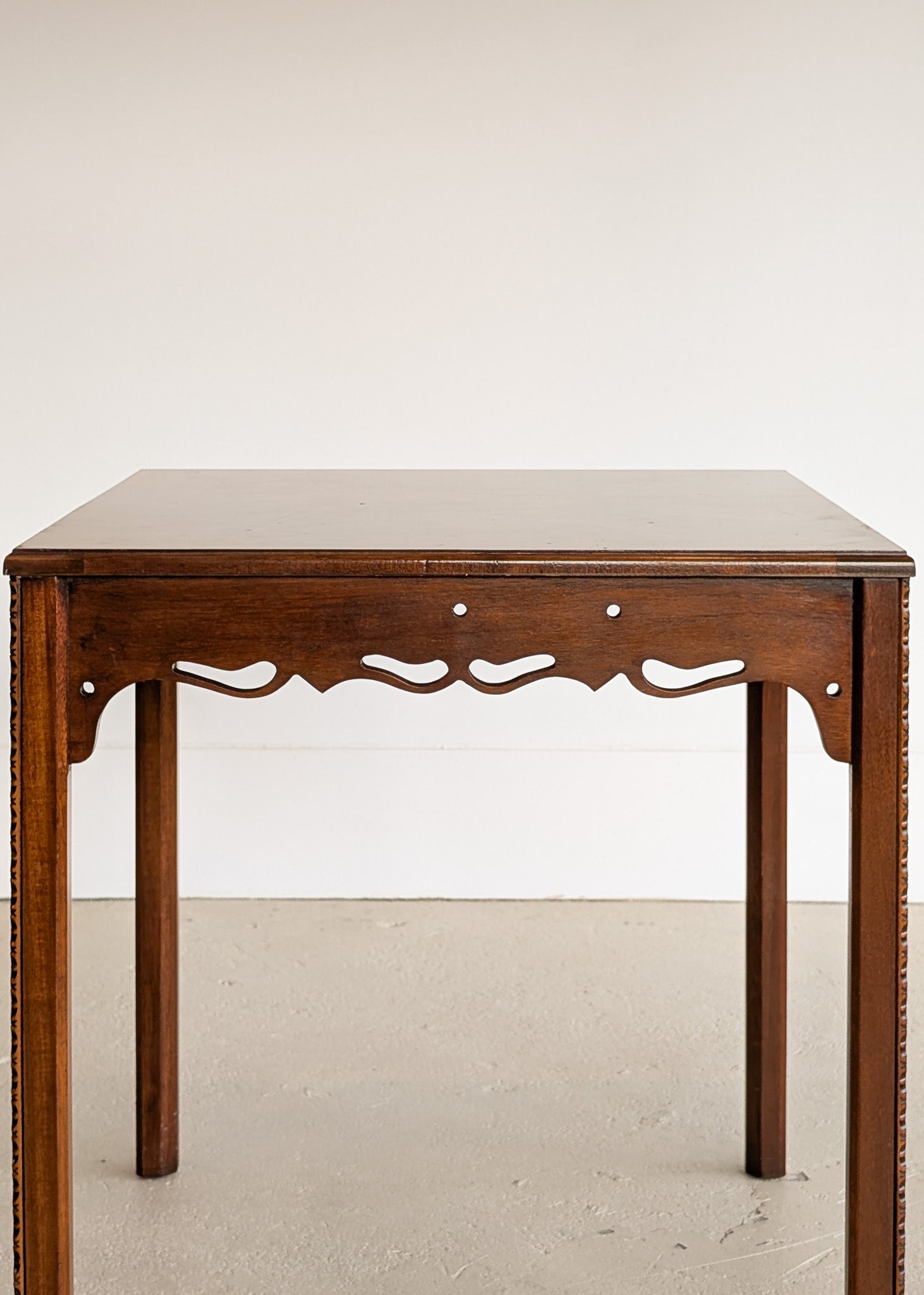 Vintage Wooden Side Accent Table with Cutout Scalloped Apron