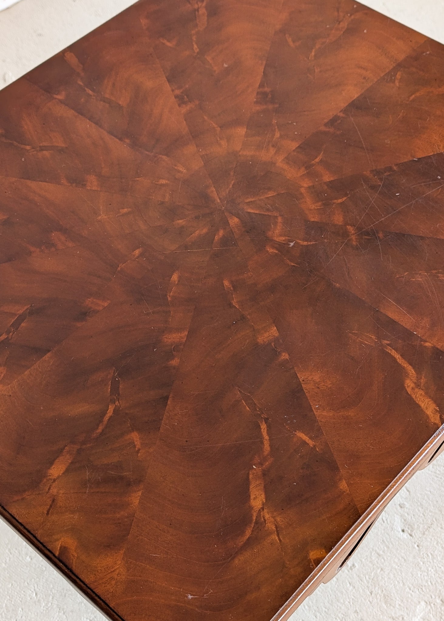 Vintage Wooden Side Accent Table with Cutout Scalloped Apron
