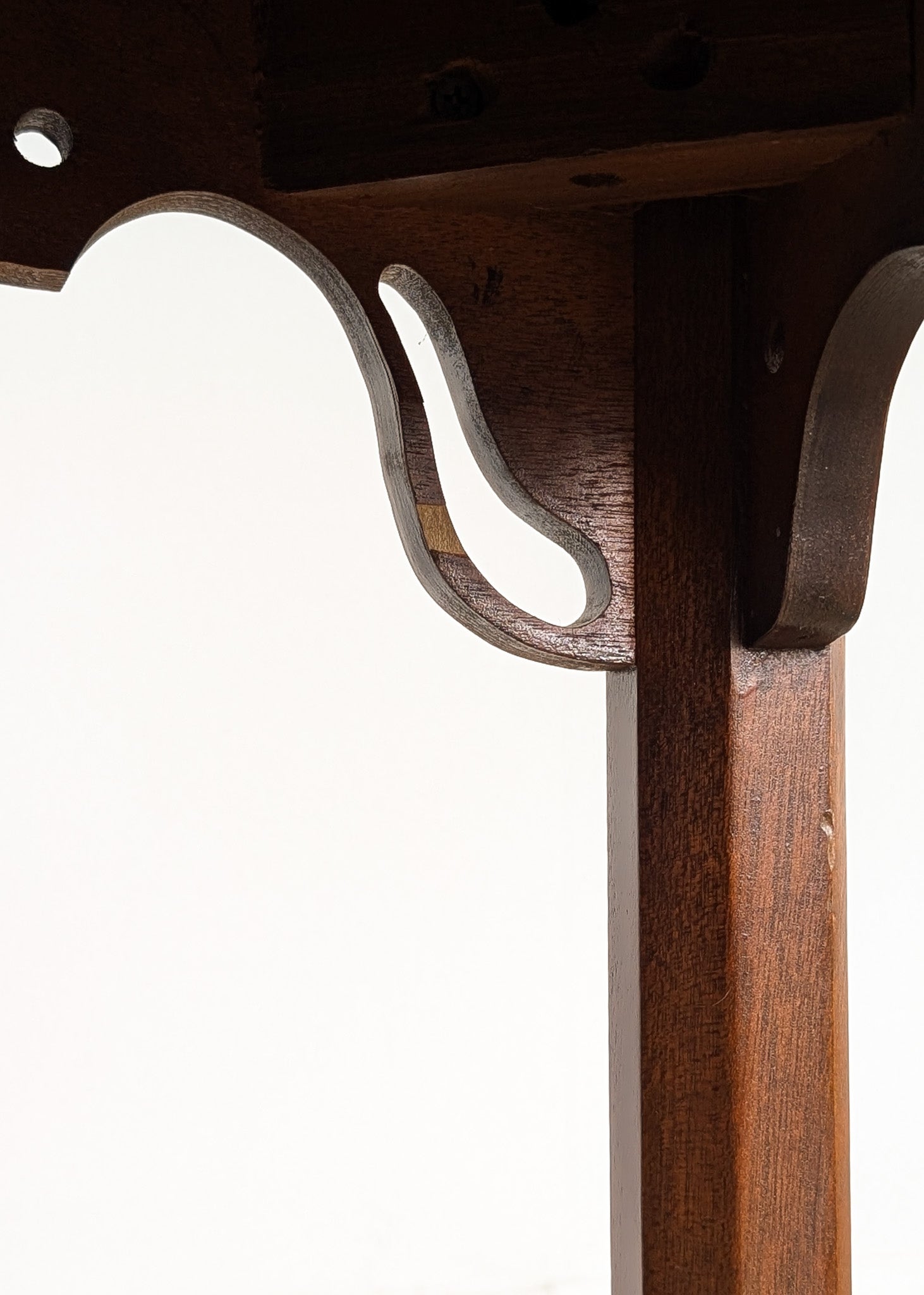 Vintage Wooden Side Accent Table with Cutout Scalloped Apron