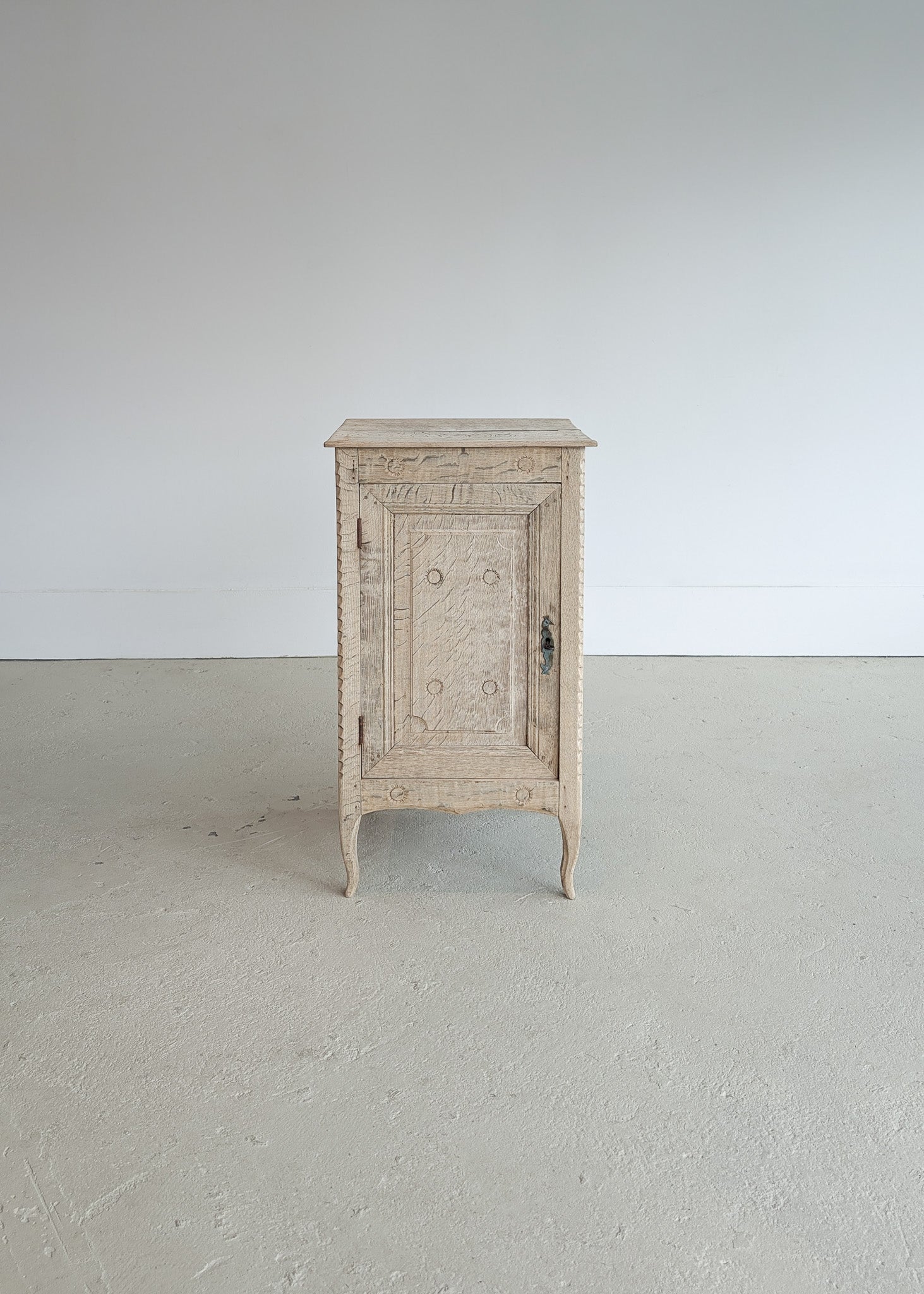 Antique European Bleached Oak Cabinet or Side Table with Hand-Carved Floral Detailing and Original Key