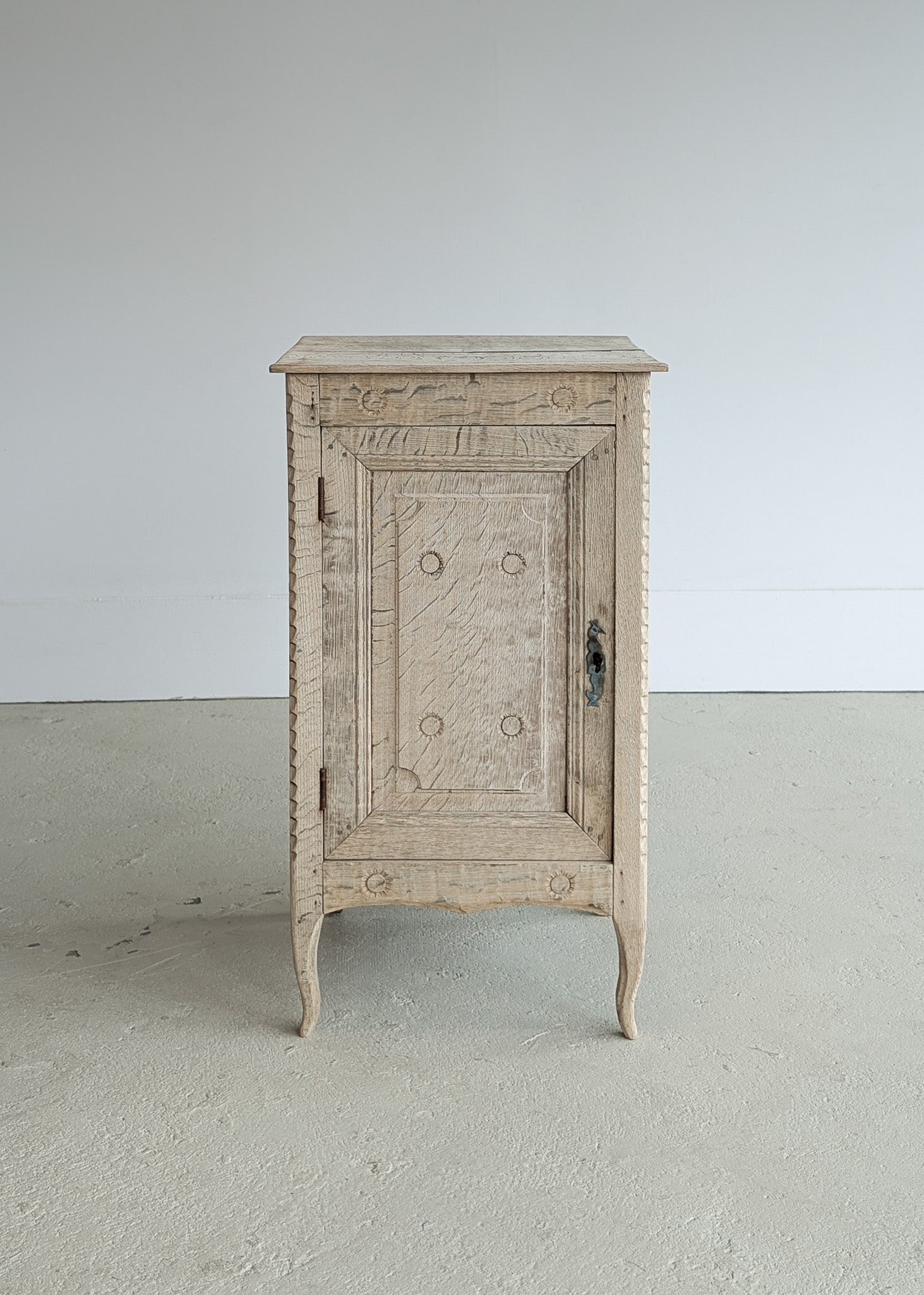 Antique European Bleached Oak Cabinet or Side Table with Hand-Carved Floral Detailing and Original Key