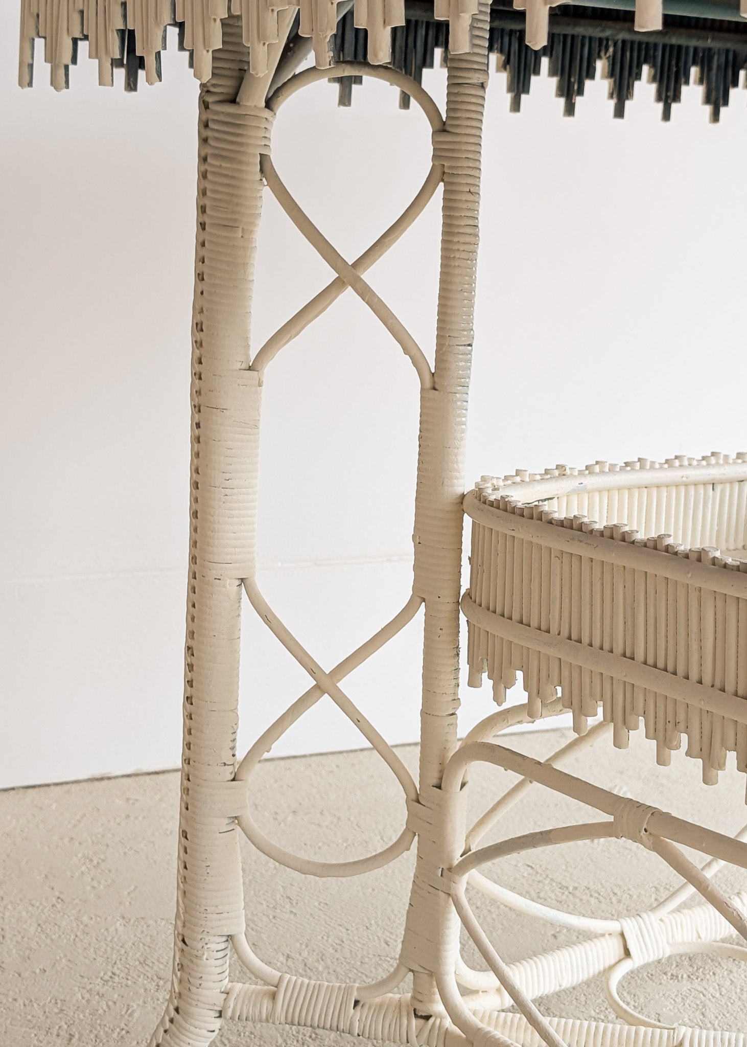 Antique Late 1800s Victorian Wakefield Rattan Company White Painted Rattan and Wicker Side or Breakfast Table