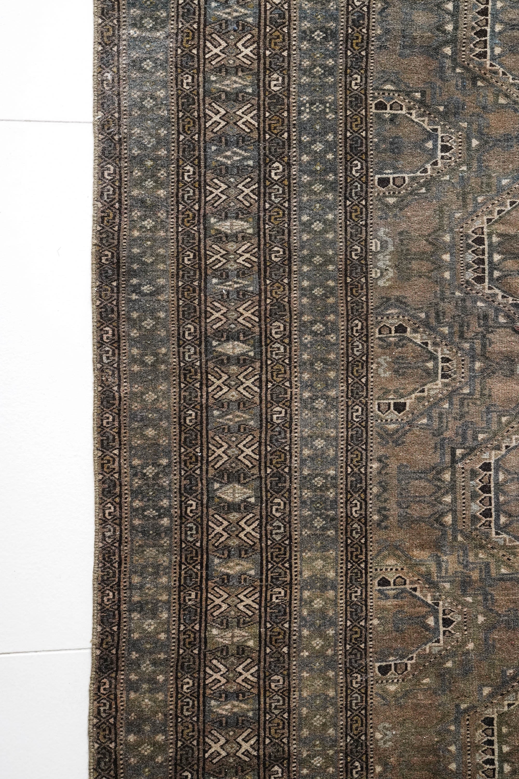 District Loom 1940s Vintage Uzbekistan Bokhara Scatter Rug 3'10" x 5'10"