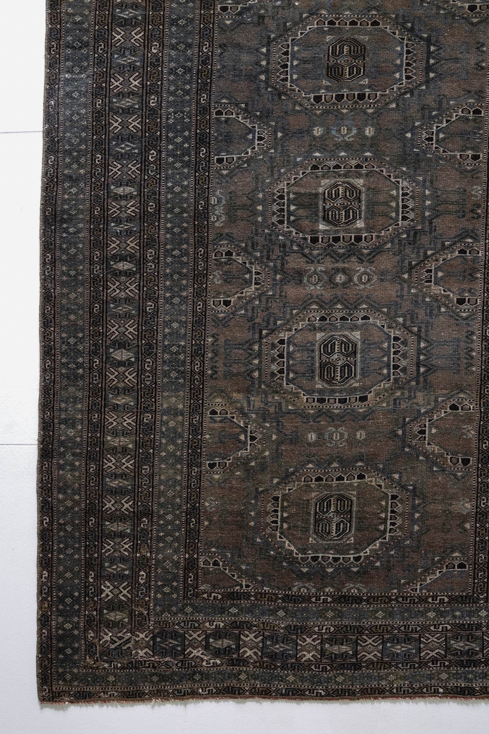 District Loom 1940s Vintage Uzbekistan Bokhara Scatter Rug 3'10" x 5'10"