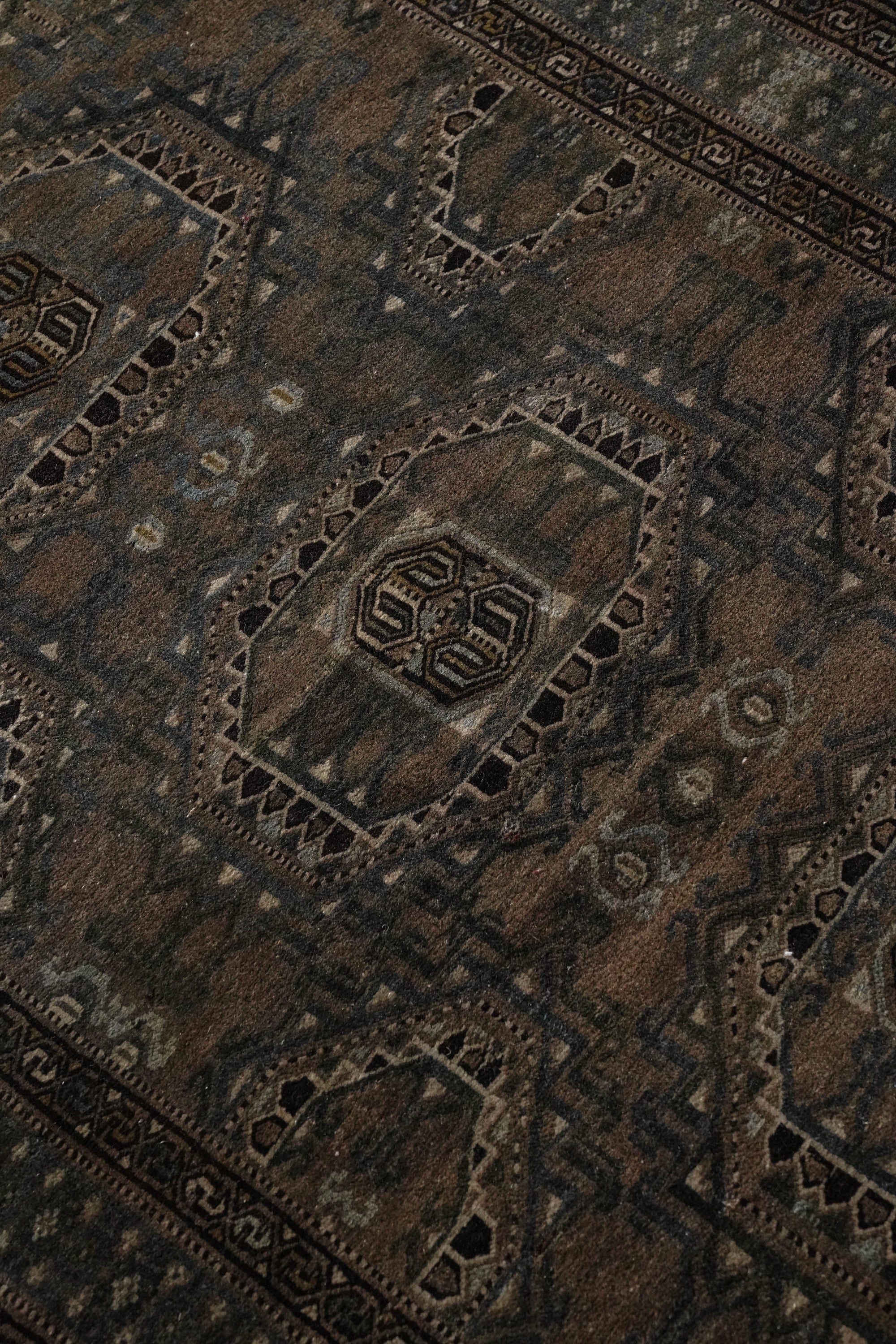 District Loom 1940s Vintage Uzbekistan Bokhara Scatter Rug 3'10" x 5'10"