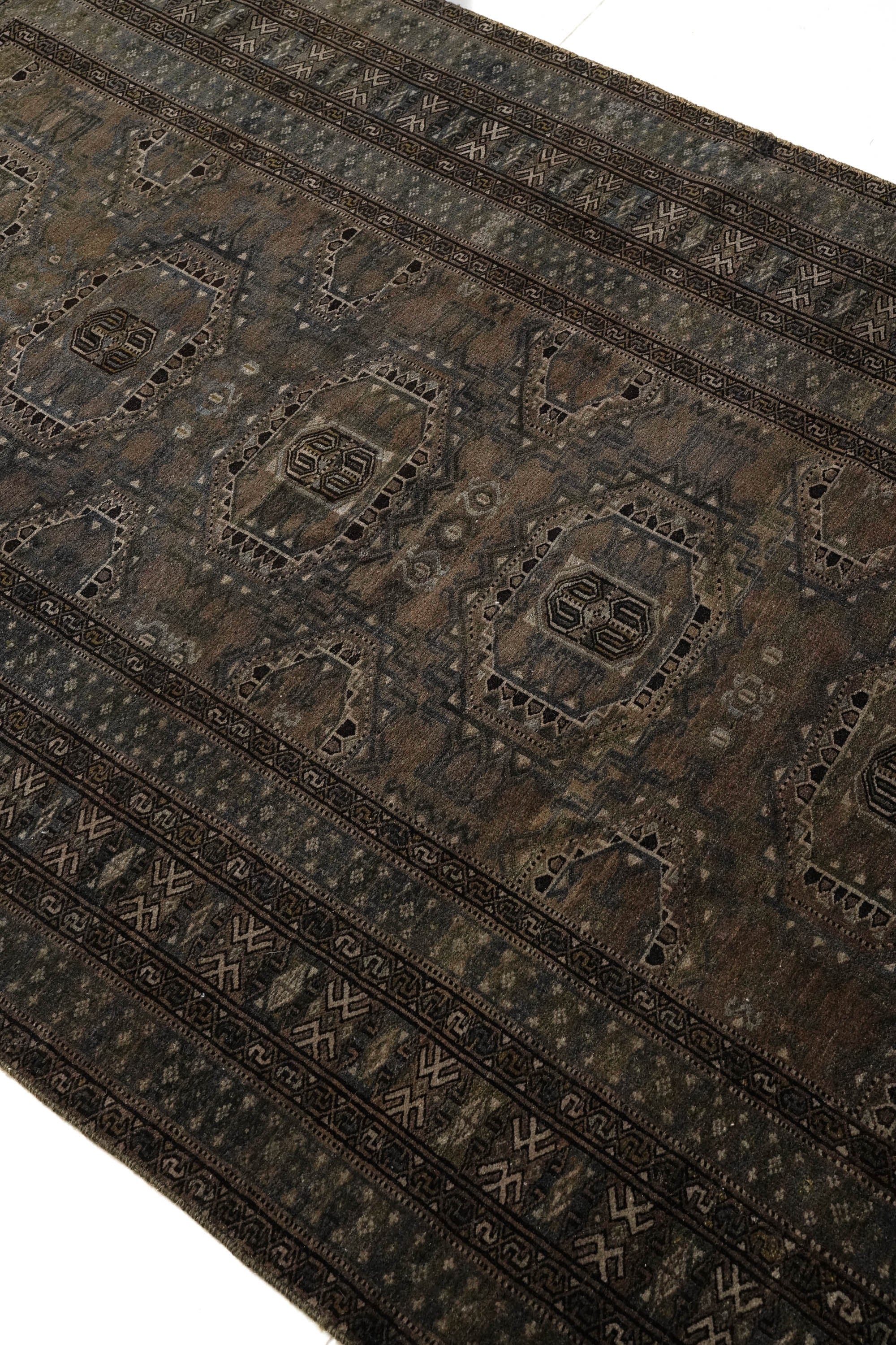 District Loom 1940s Vintage Uzbekistan Bokhara Scatter Rug 3'10" x 5'10"