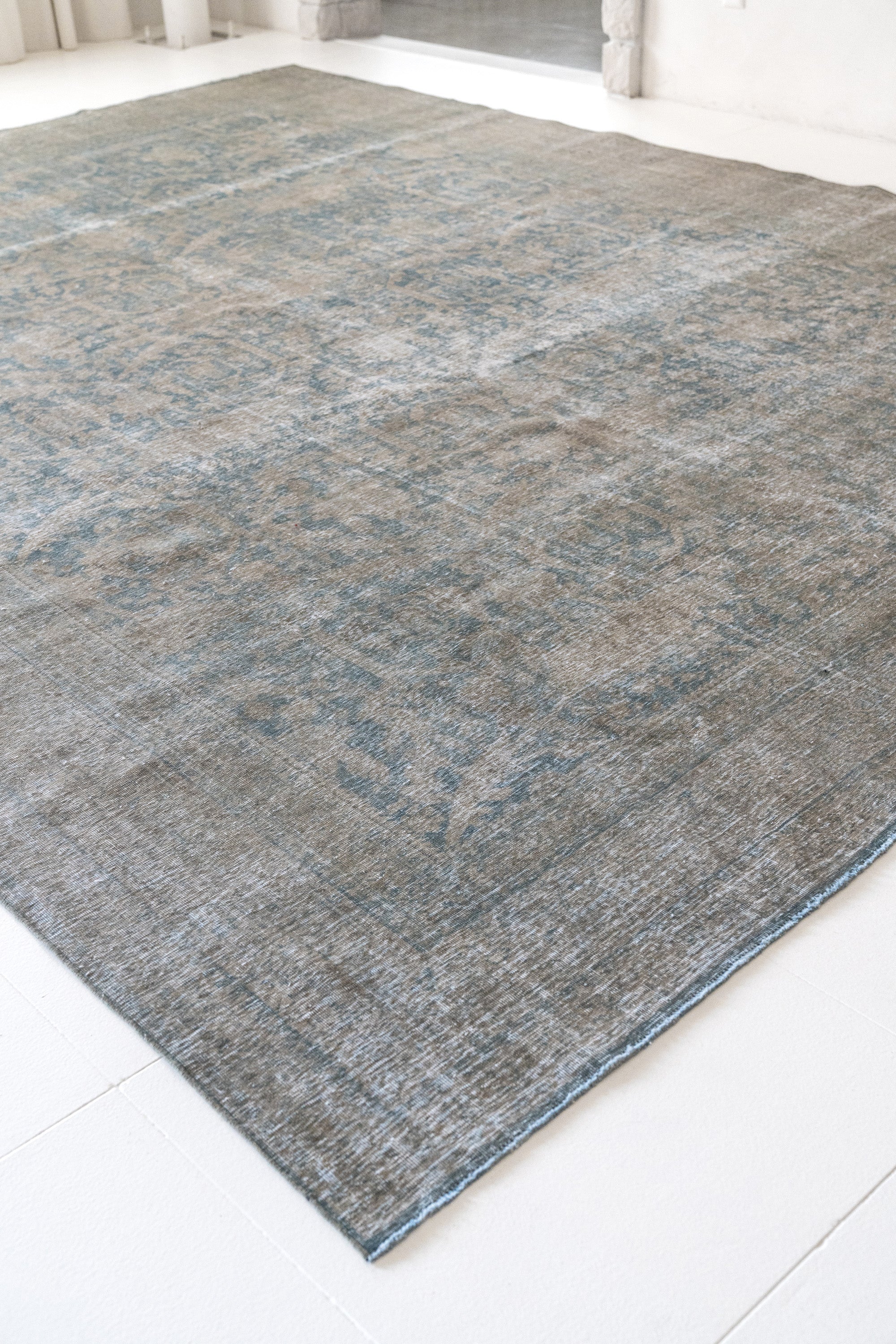 District Loom 1940s Vintage Persian Tabriz Mustafi Area Rug 9'9" x 13'1"