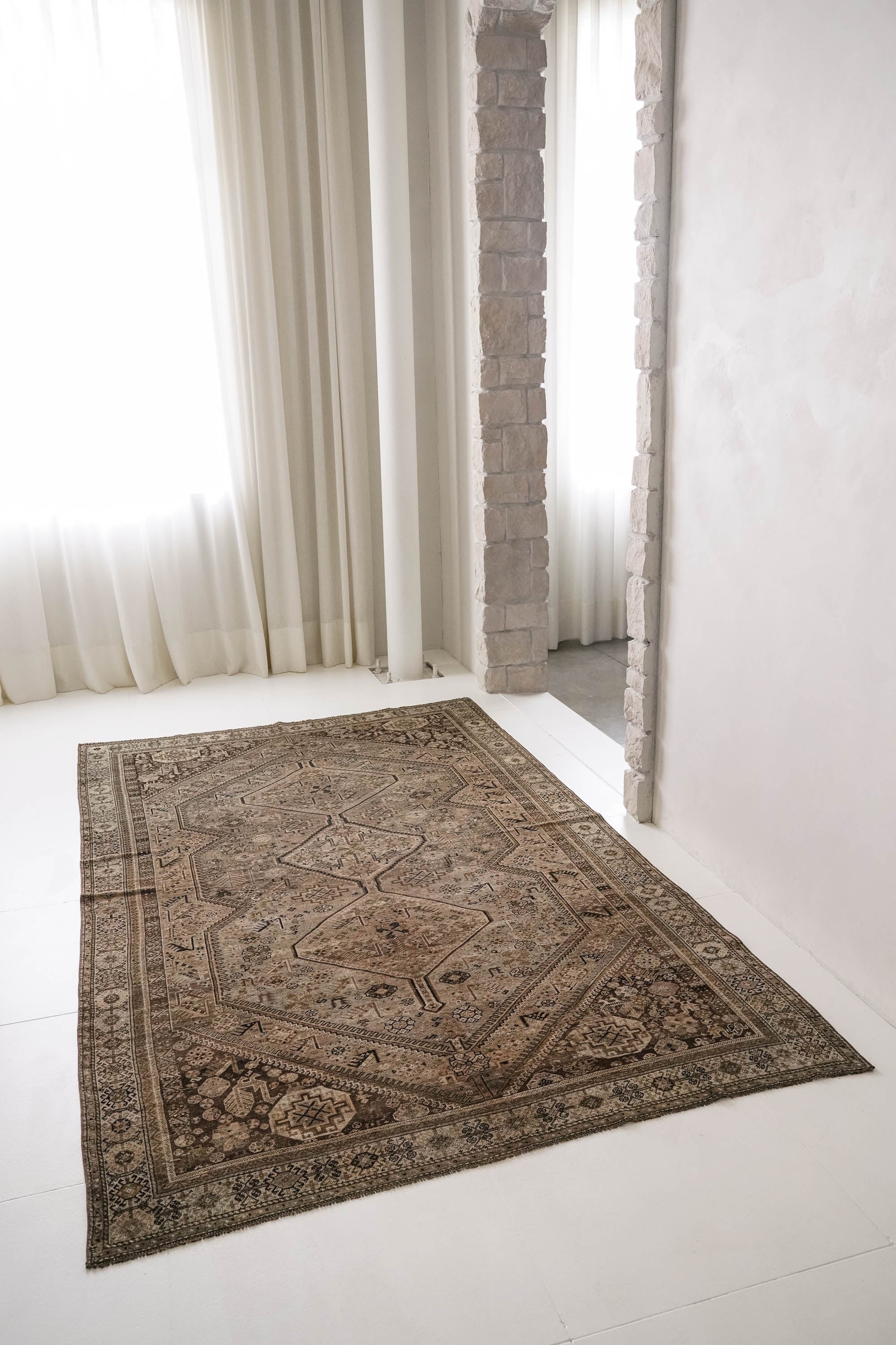 District Loom 1920s Antique Persian Shiraz Scatter Rug 5'6" x 9'3"