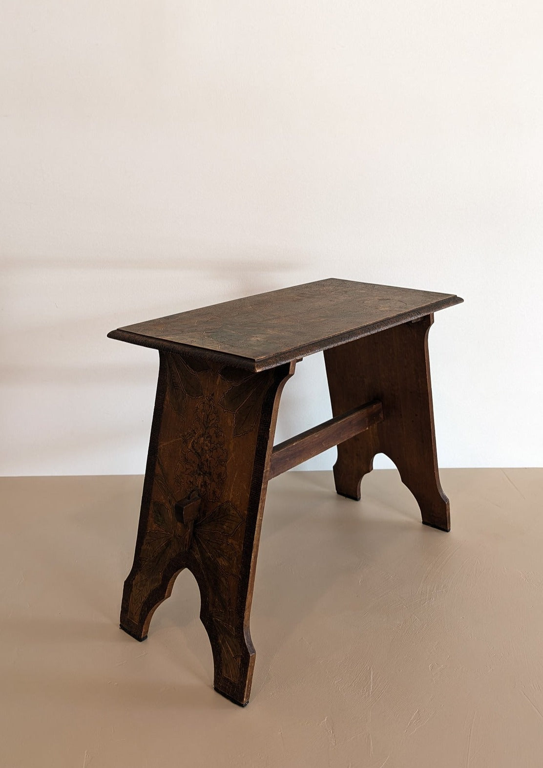 Late 1800s/Early 1900s Handmade Stained Pyrography Side Table/Bench with Floral Detailing