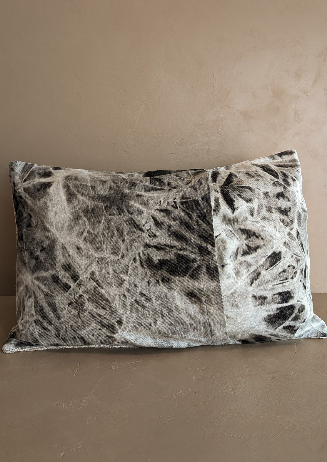 16" x 24" Neutral Turkish Pillow Cover with Batik Backing