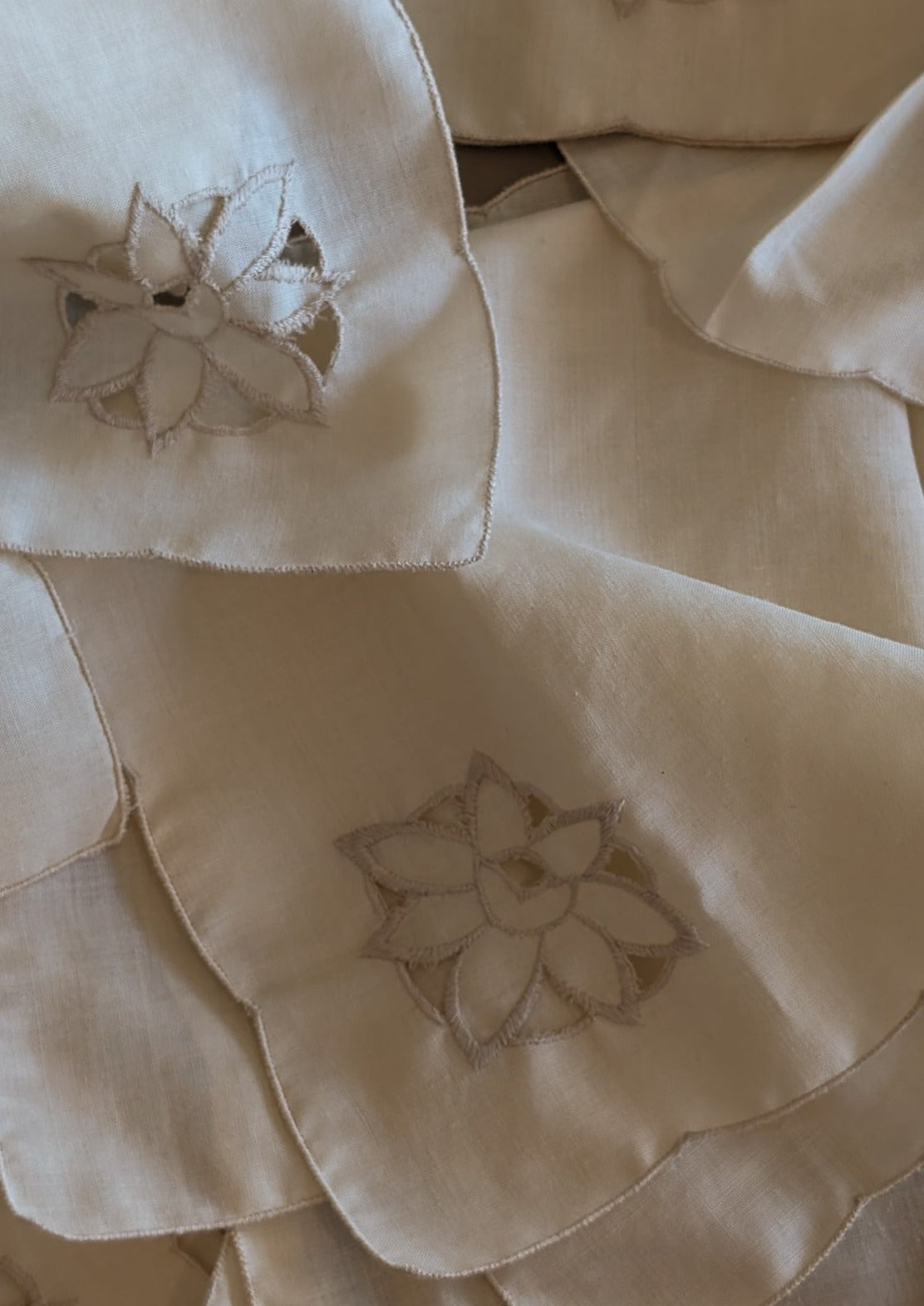 Vintage Cream Scallop Edged Napkin with Floral Detailing