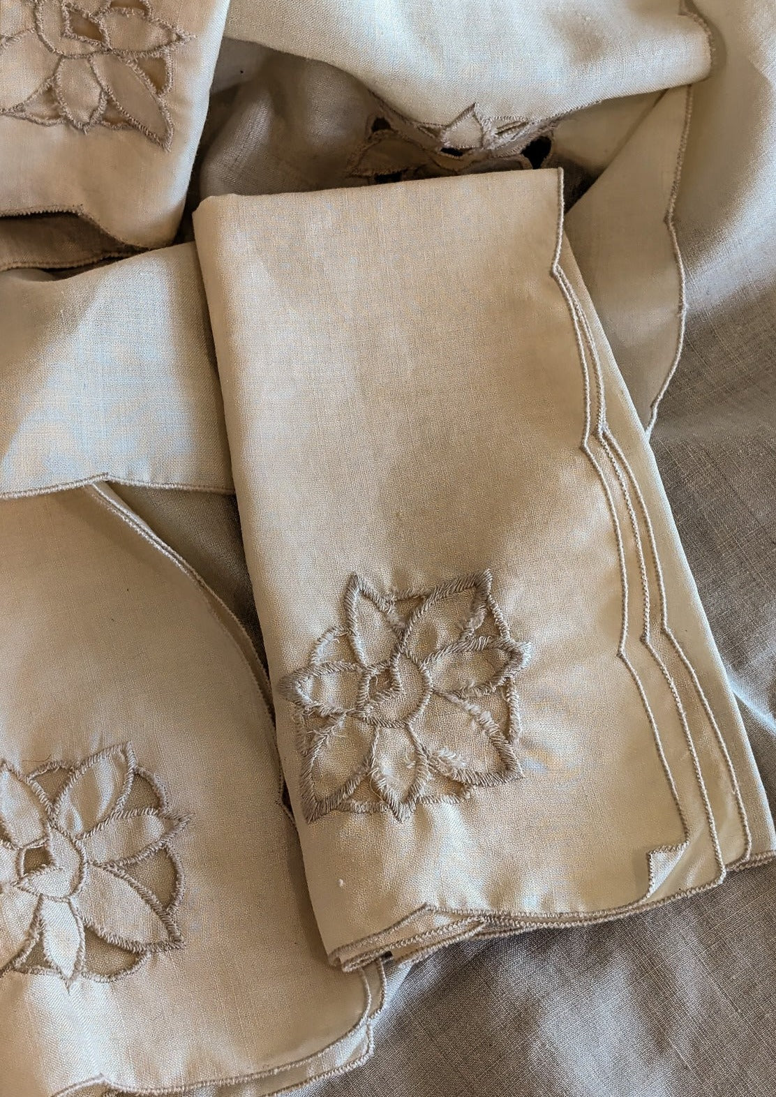 Vintage Cream Scallop Edged Napkin with Floral Detailing