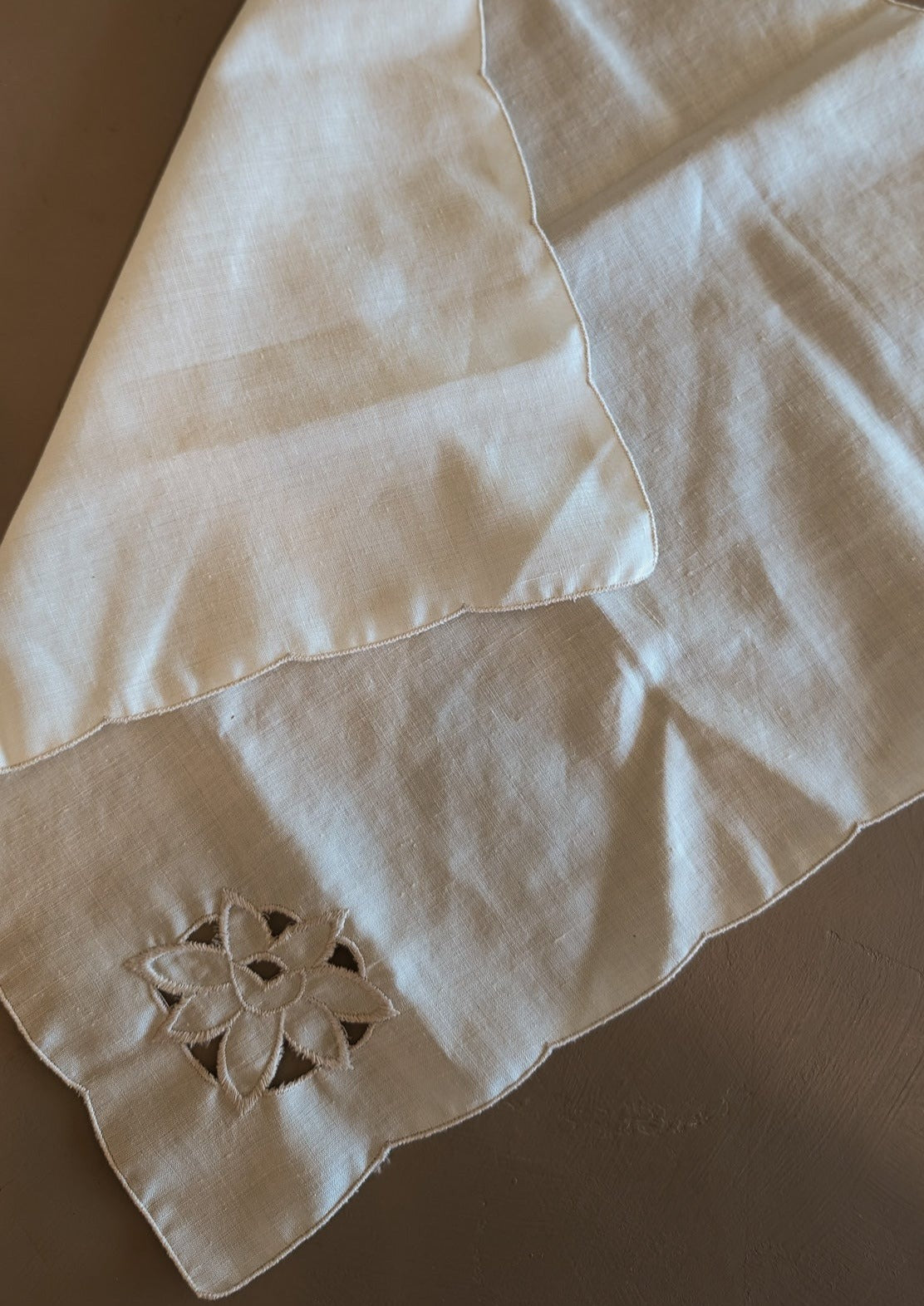 Vintage Cream Scallop Edged Napkin with Floral Detailing