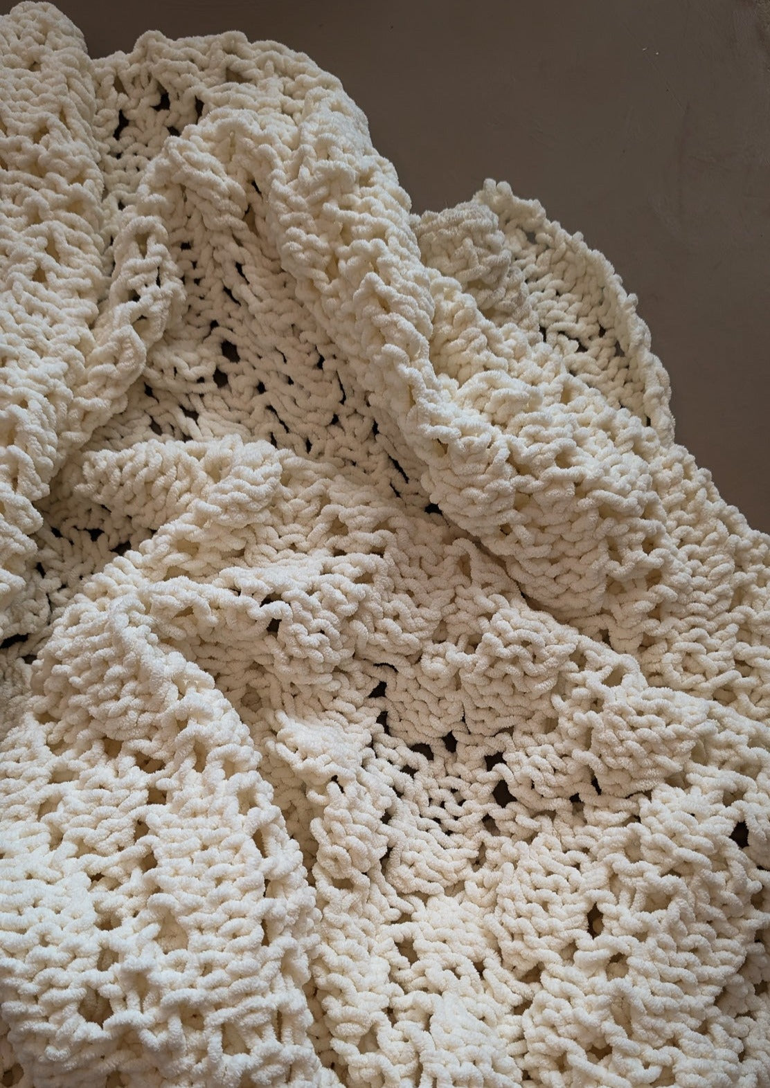 Chunky Knit Cream Chenille Blanket