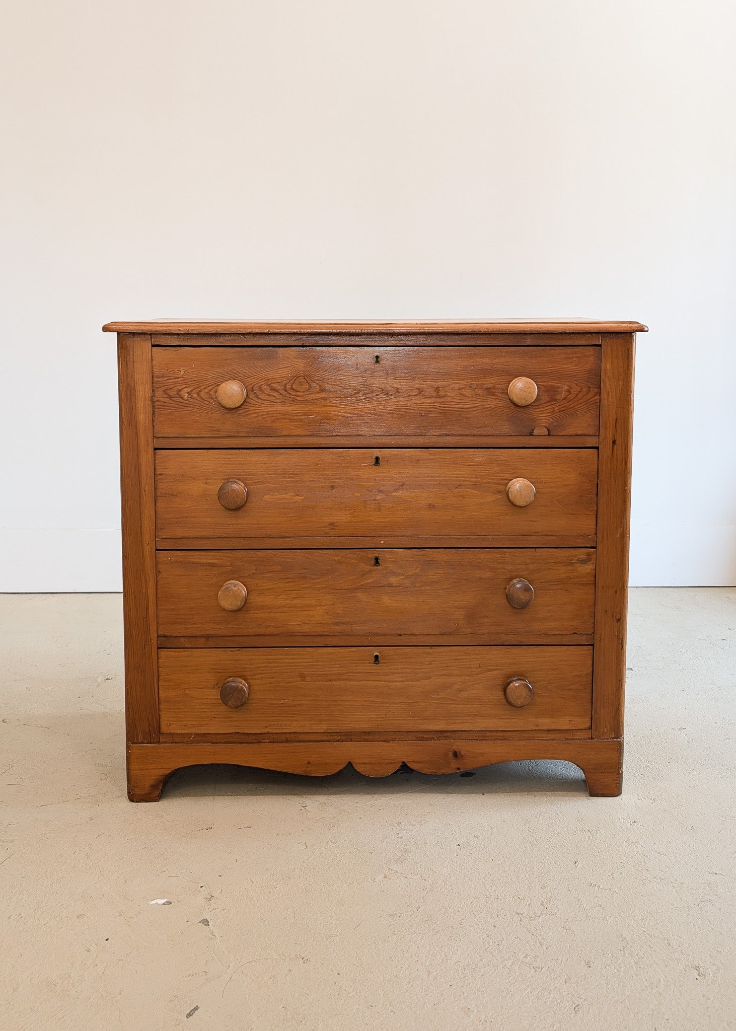 Antique Victorian Pine Dresser with Chunky Wooden Knobs