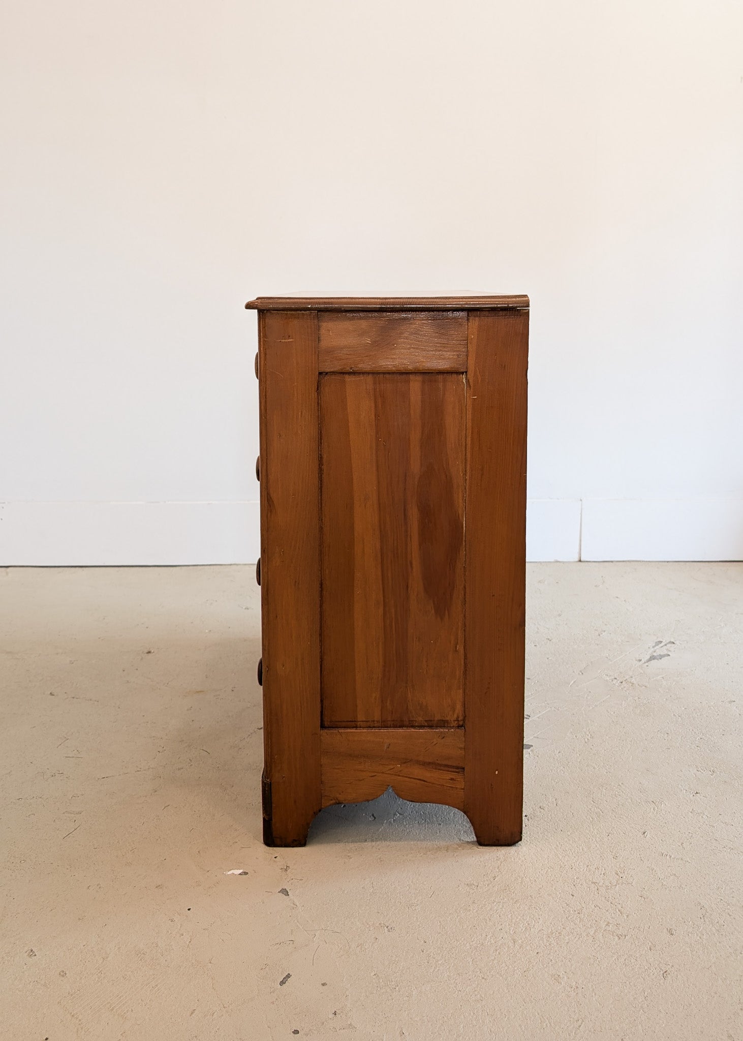 Antique Victorian Pine Dresser with Chunky Wooden Knobs