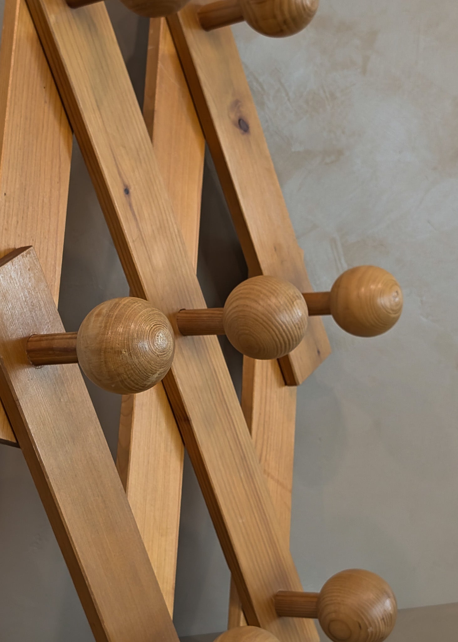 Vintage Charlotte Perriand-Style Chunky Pine Ball Knob Expandable Coat/Hat Rack