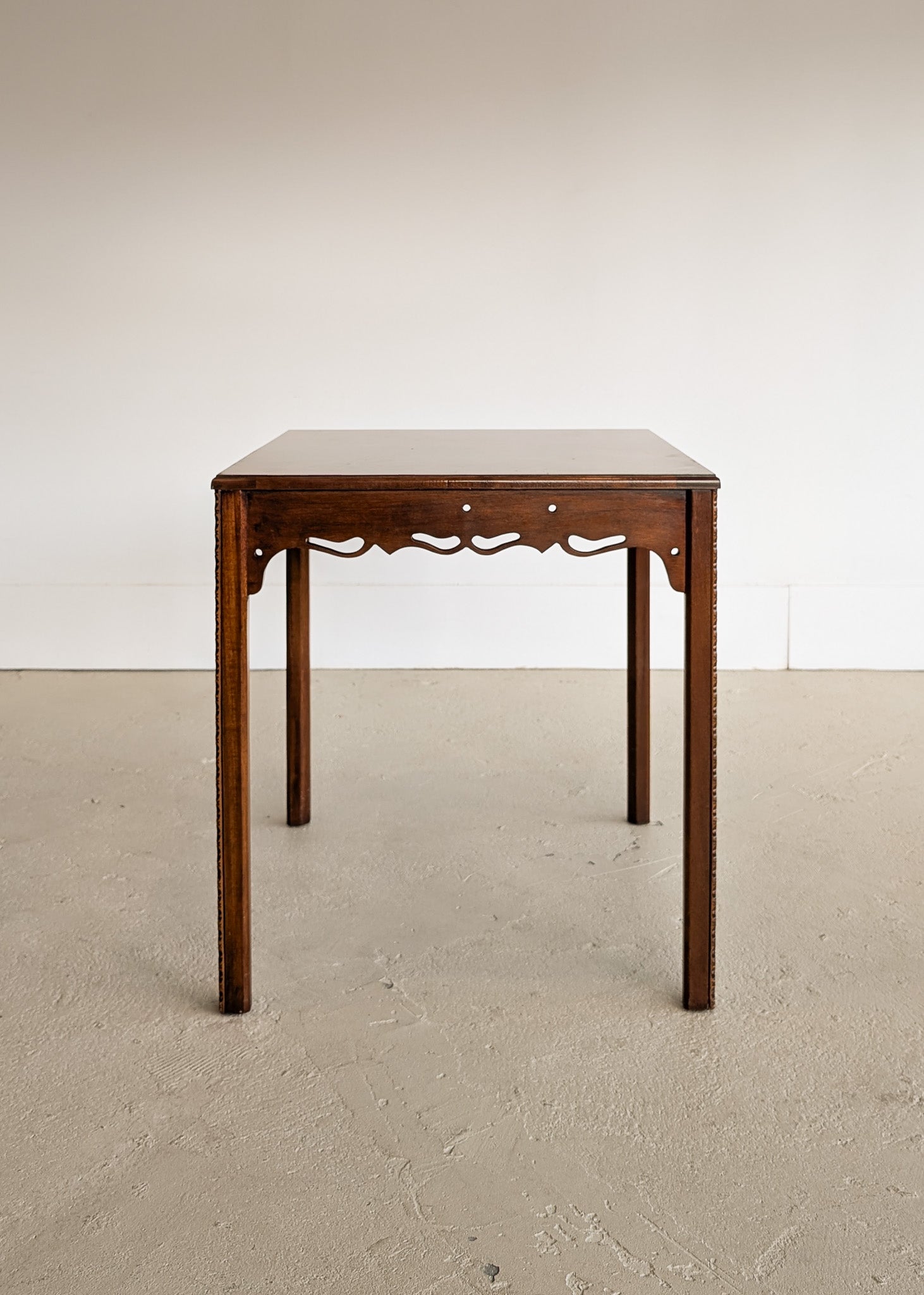 Vintage Wooden Side Accent Table with Cutout Scalloped Apron