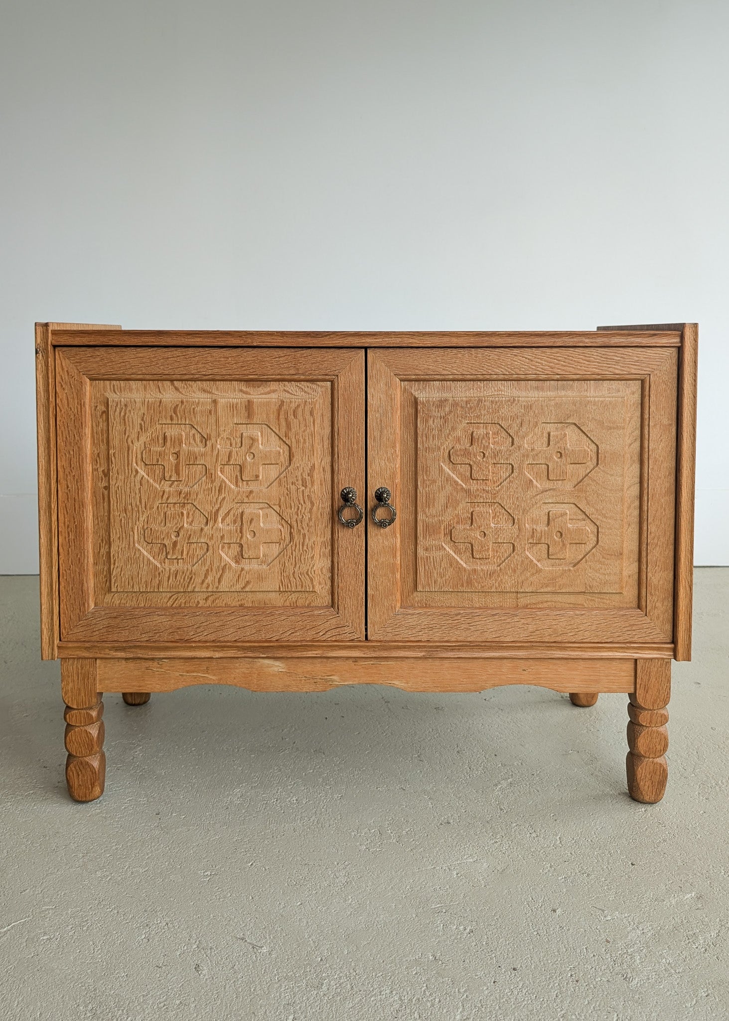 Pair of Vintage Danish Henning Kjærnulf-Attributed Quartersawn White Oak Cabinets with Adjustable Shelves