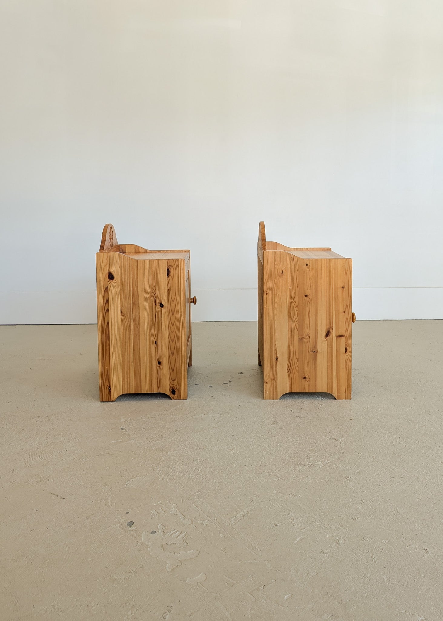 Pair of Vintage Swedish Light Pine Wooden Nightstands with Floral Motif Carving