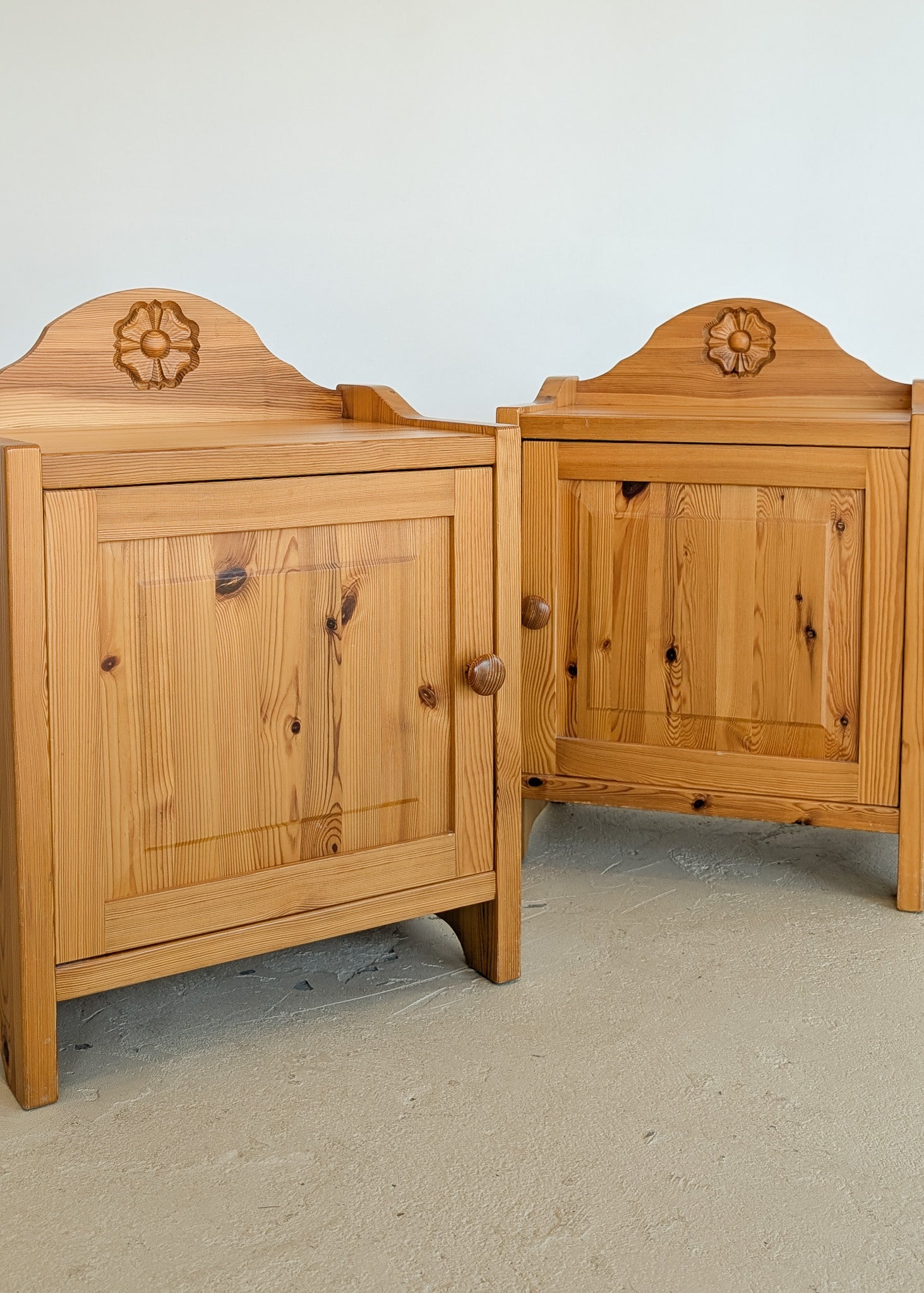 Pair of Vintage Swedish Light Pine Wooden Nightstands with Floral Motif Carving