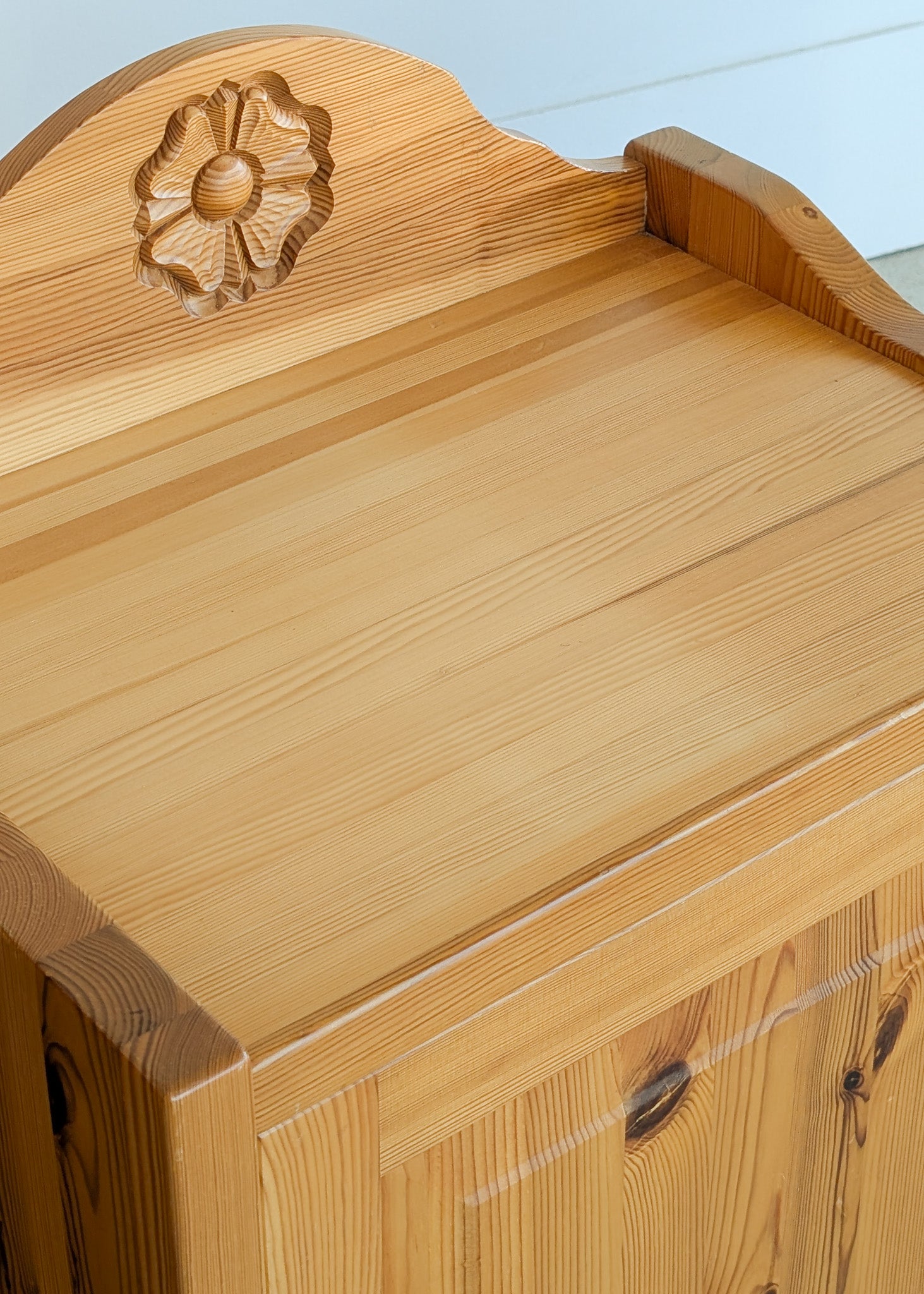 Pair of Vintage Swedish Light Pine Wooden Nightstands with Floral Motif Carving