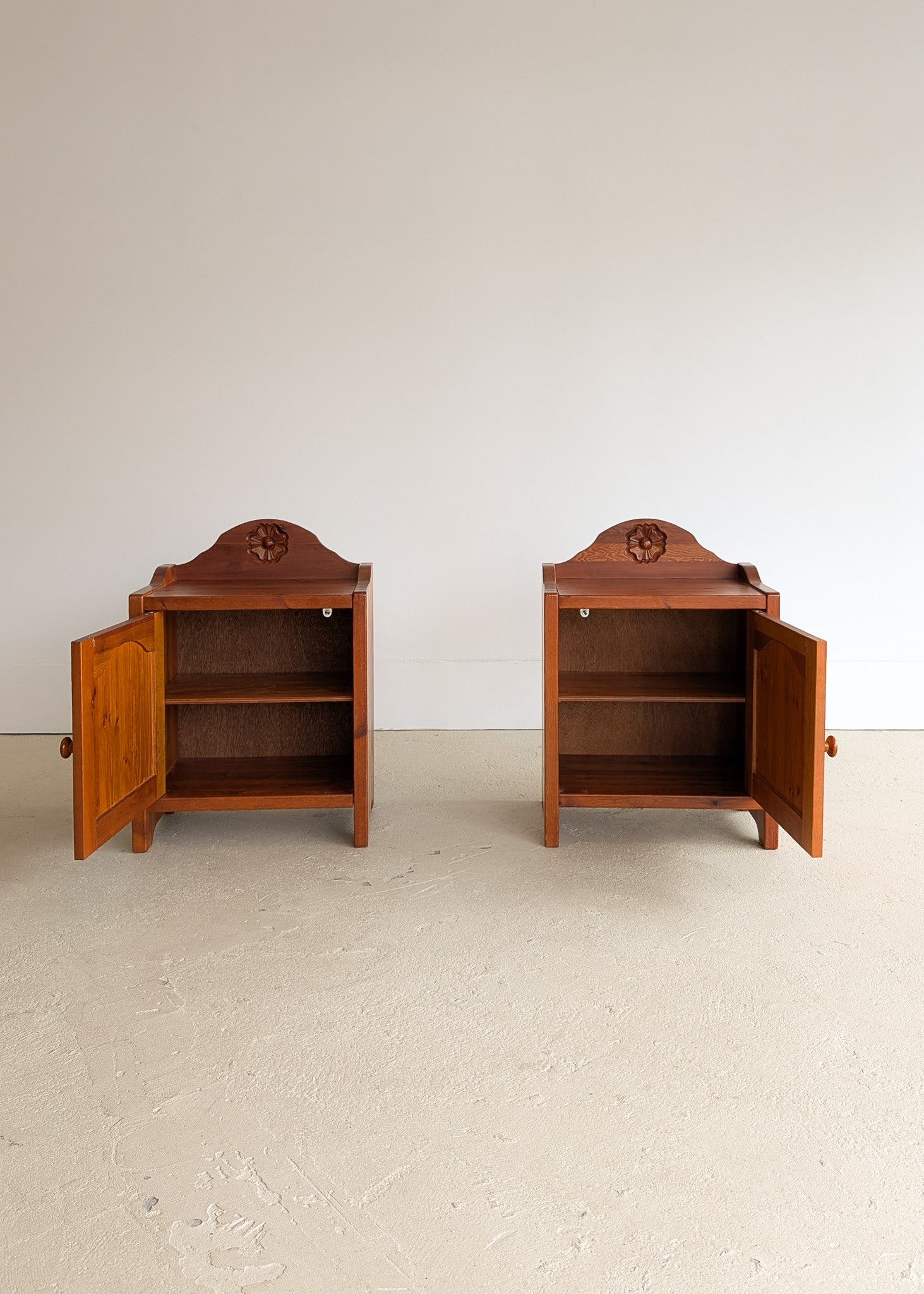 Pair of Vintage Swedish Reddish-Brown Pine Wooden Nightstands with Floral Motif Carving