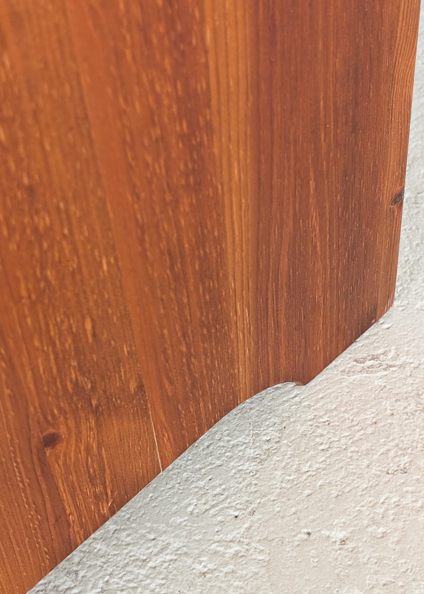 Pair of Vintage Swedish Reddish-Brown Pine Wooden Nightstands with Floral Motif Carving