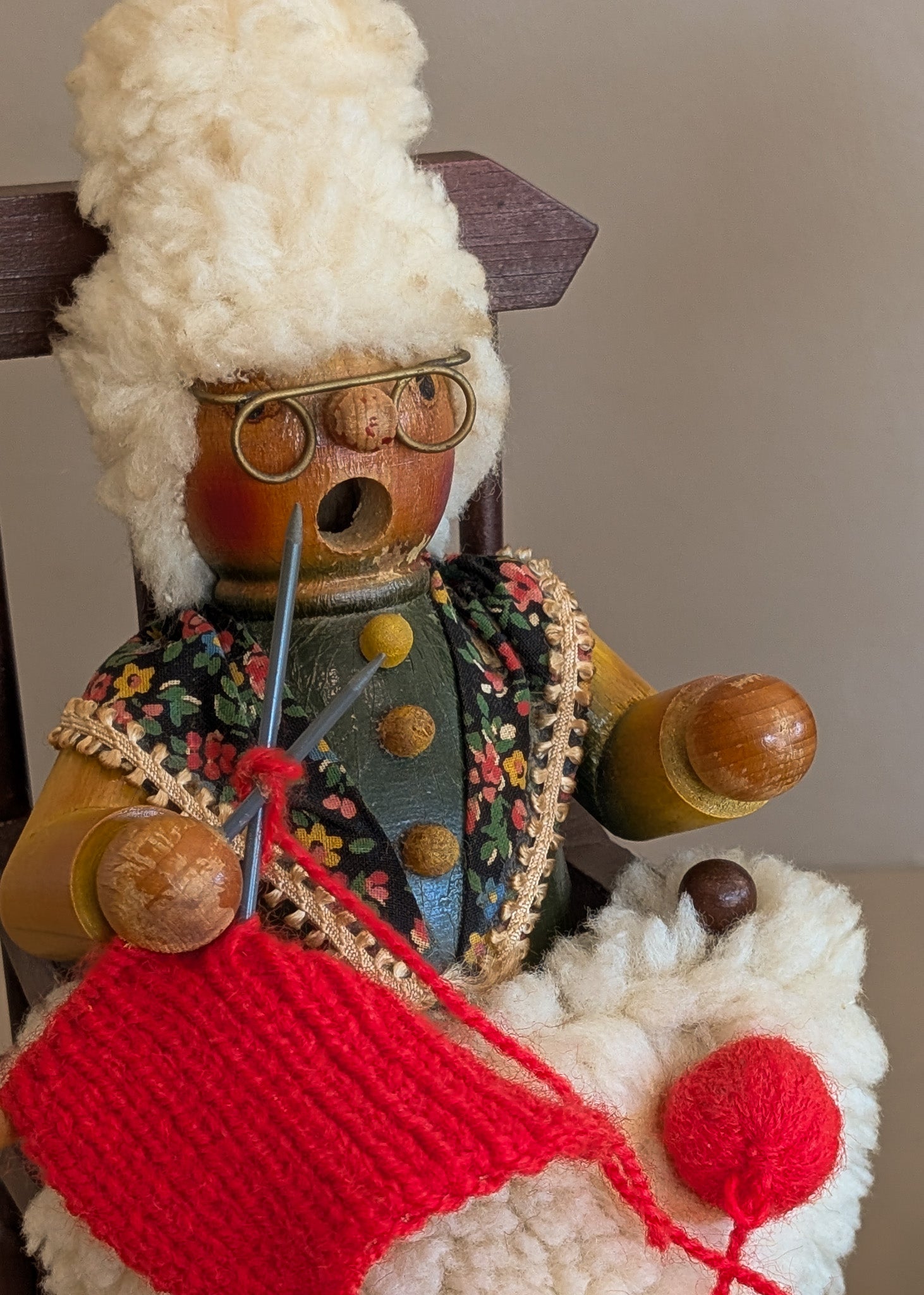 Pair of Vintage Rocking Music Box Wooden Steinbach German Knitting Grandma and Grandpa with Black Cat Smokers