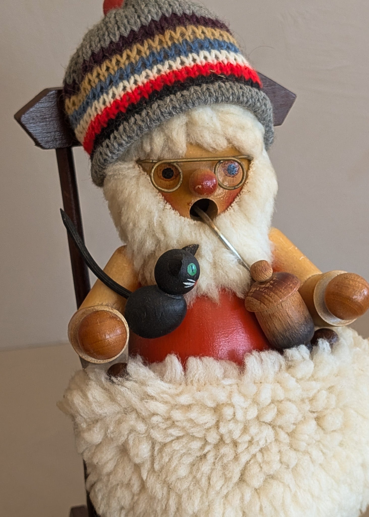 Pair of Vintage Rocking Music Box Wooden Steinbach German Knitting Grandma and Grandpa with Black Cat Smokers