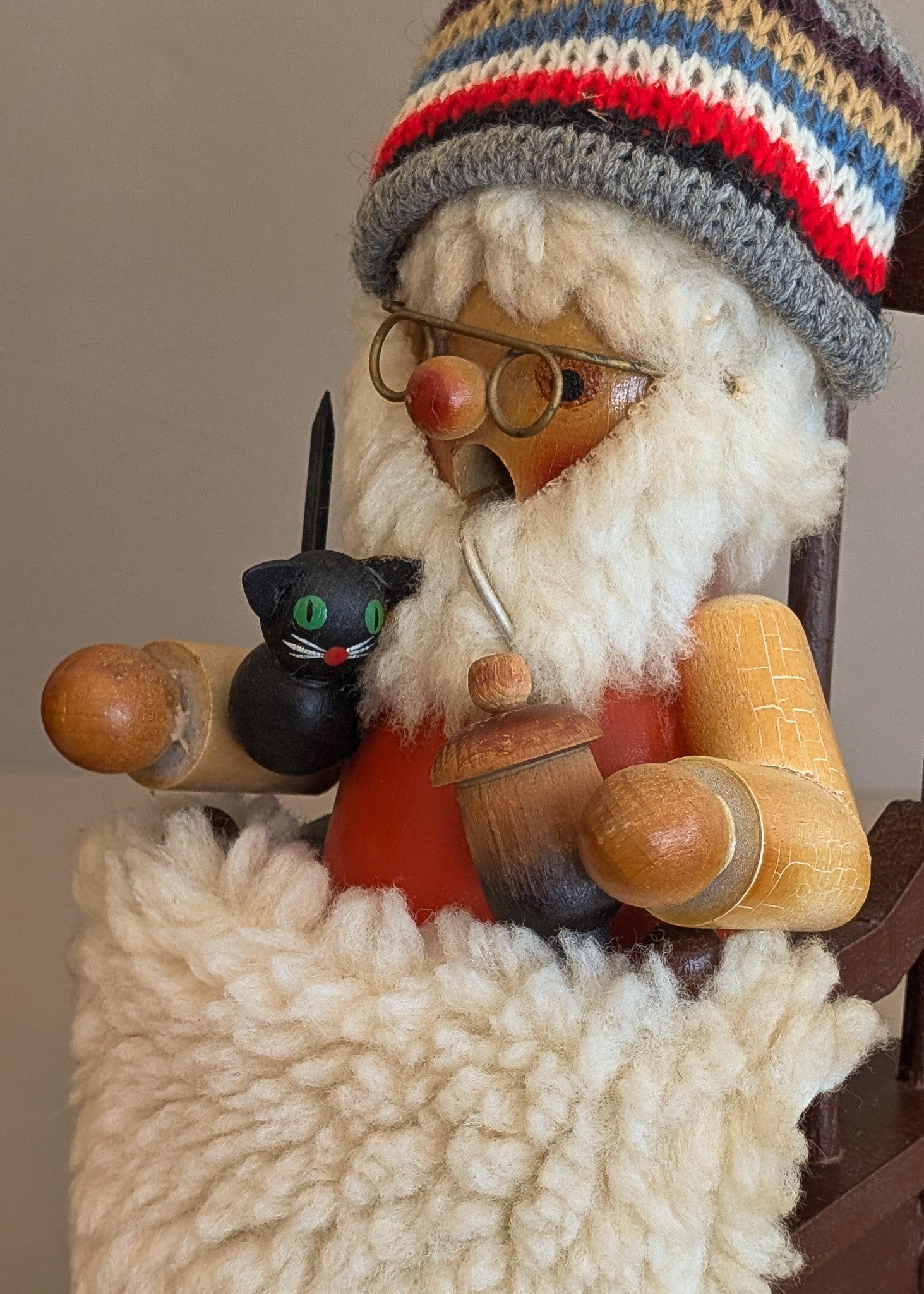 Pair of Vintage Rocking Music Box Wooden Steinbach German Knitting Grandma and Grandpa with Black Cat Smokers