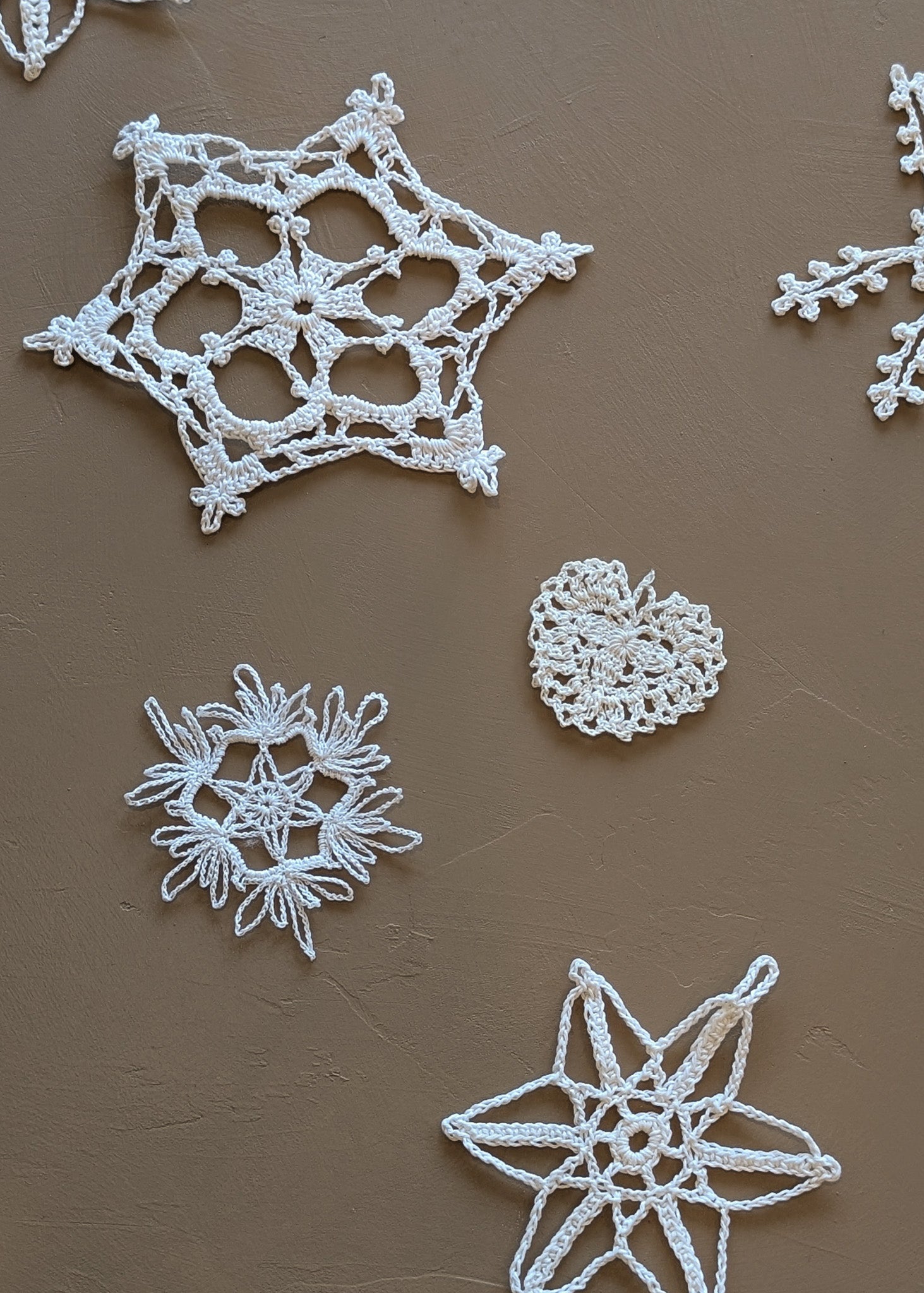 Set of 8 Vintage Crocheted Snowflake Christmas Holiday Ornaments