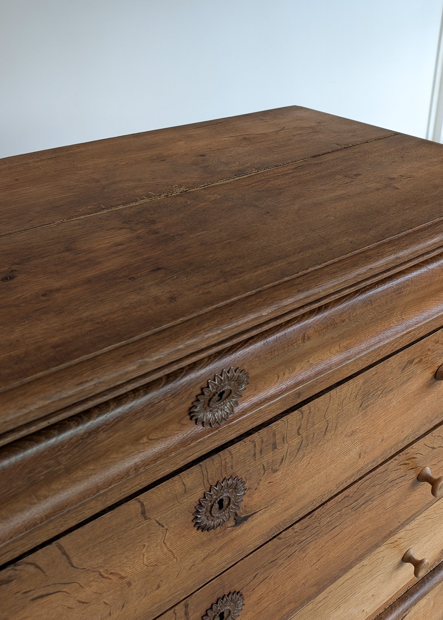 Large Antique Danish Quartersawn White Oak Five-Drawer Dresser with Hidden Handwritten Notes on Drawer Underside