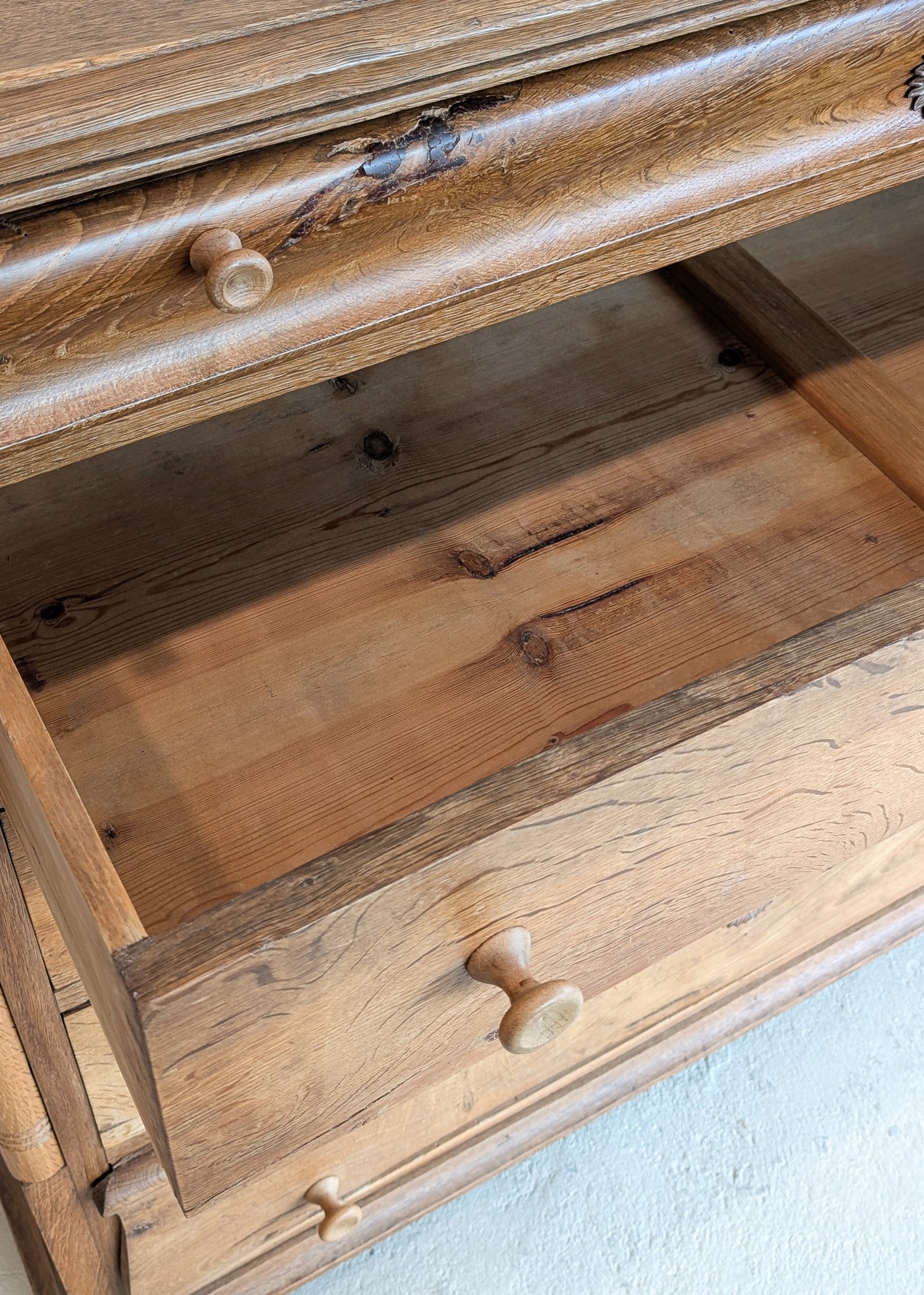 Large Antique Danish Quartersawn White Oak Five-Drawer Dresser with Hidden Handwritten Notes on Drawer Underside