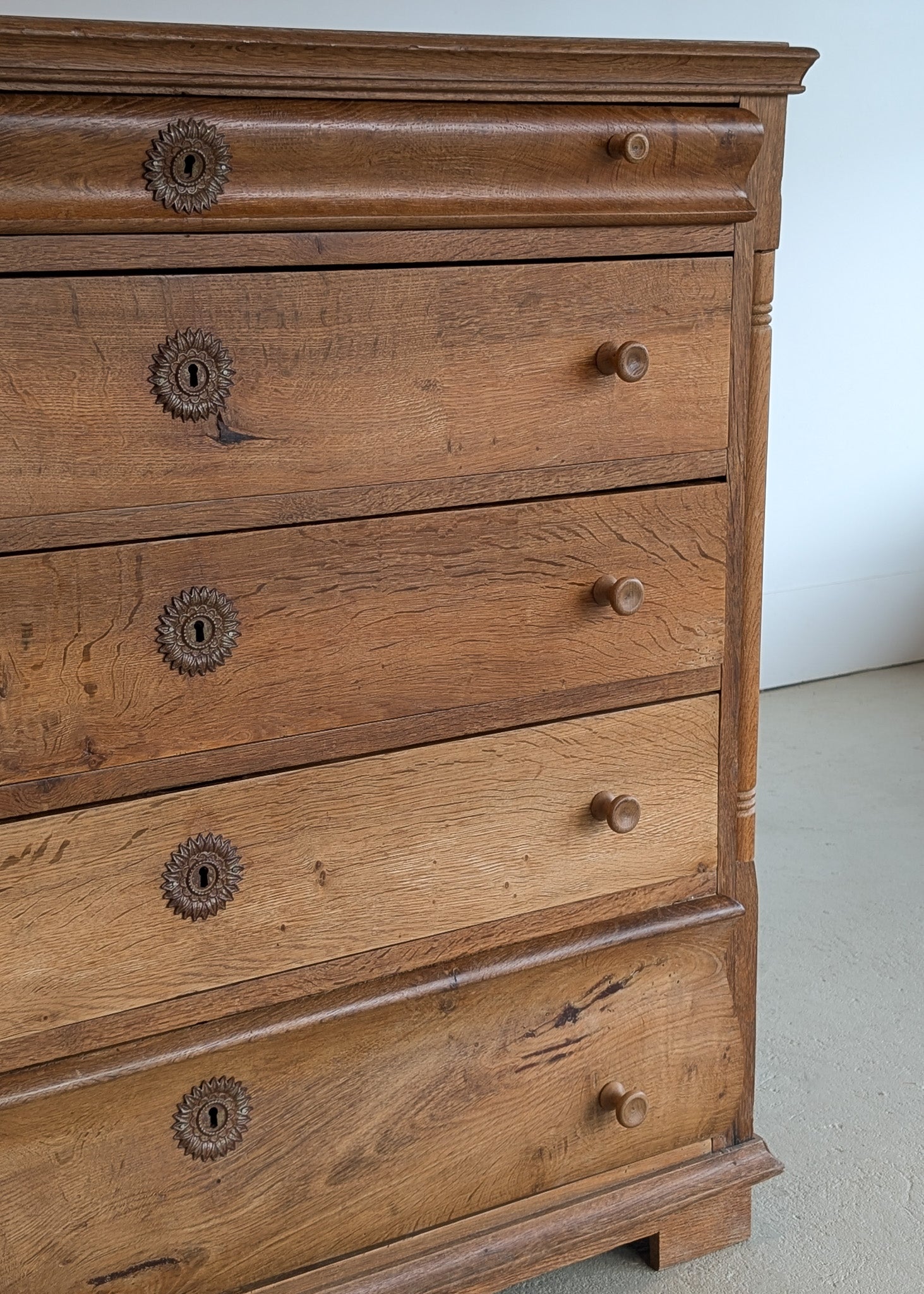 Large Antique Danish Quartersawn White Oak Five-Drawer Dresser with Hidden Handwritten Notes on Drawer Underside