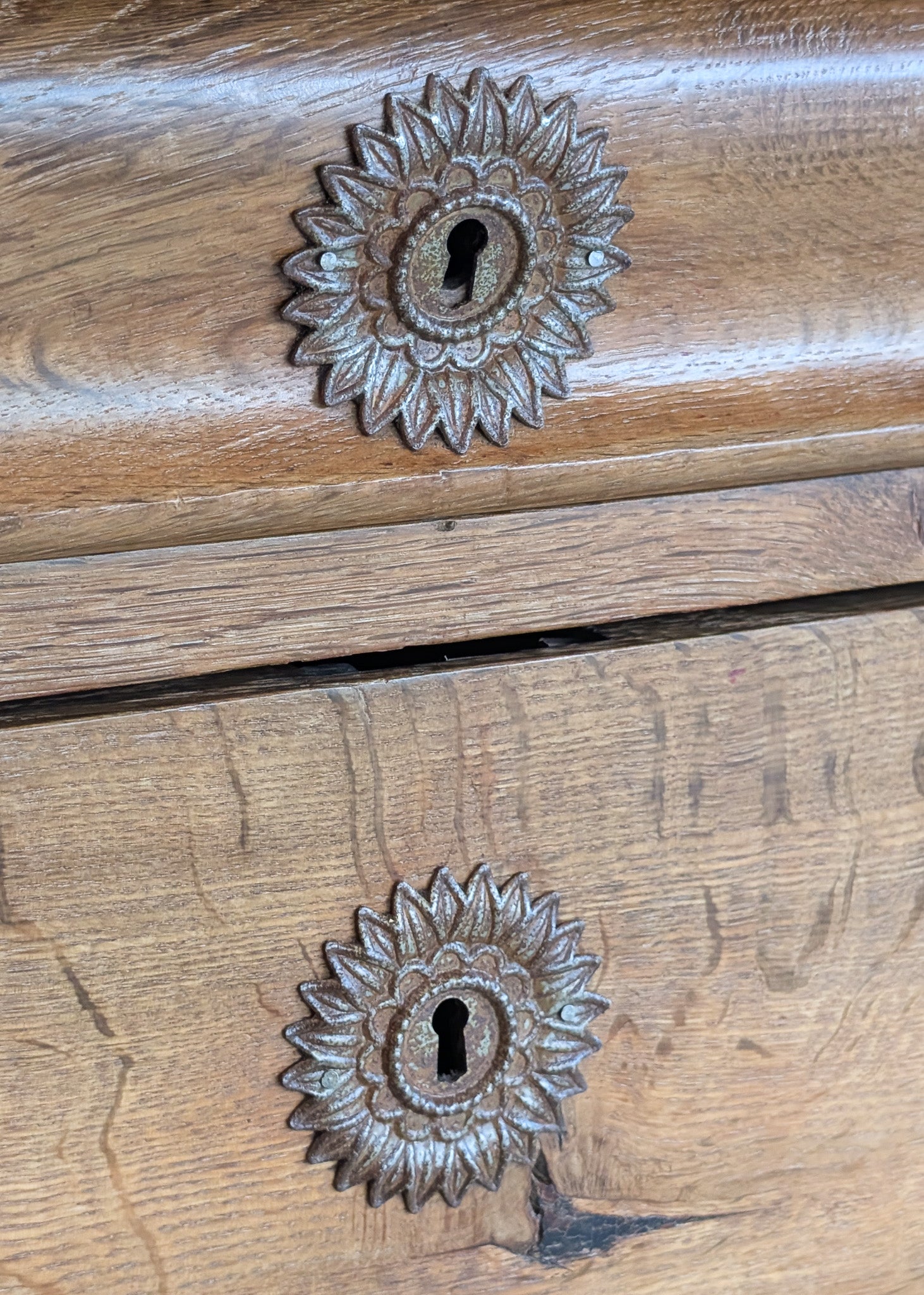 Large Antique Danish Quartersawn White Oak Five-Drawer Dresser with Hidden Handwritten Notes on Drawer Underside