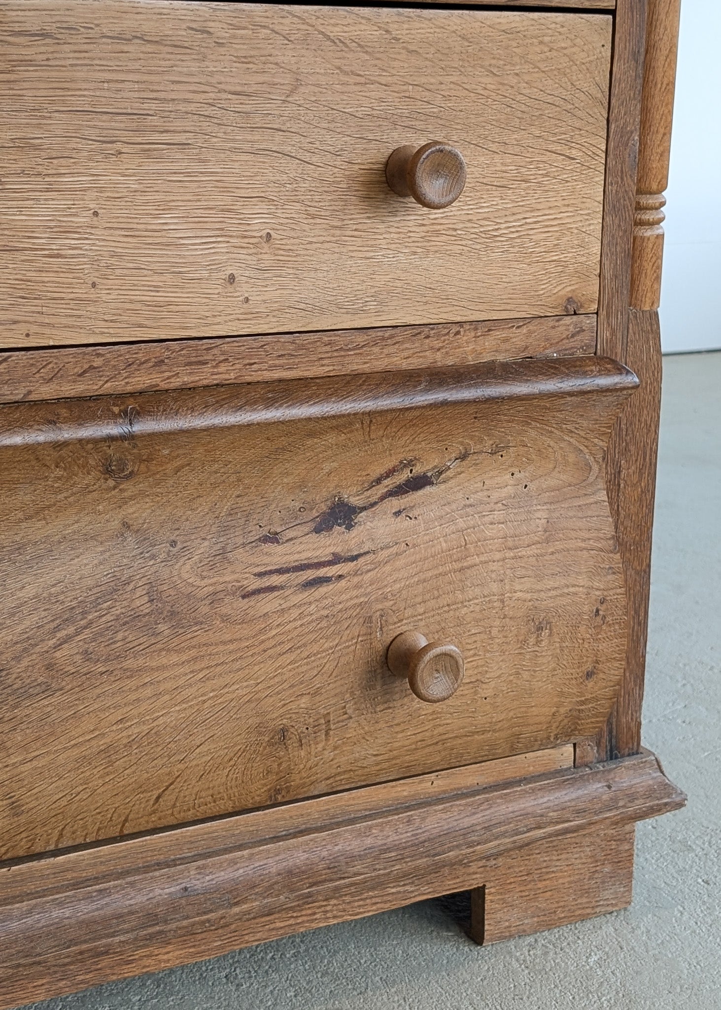 Large Antique Danish Quartersawn White Oak Five-Drawer Dresser with Hidden Handwritten Notes on Drawer Underside