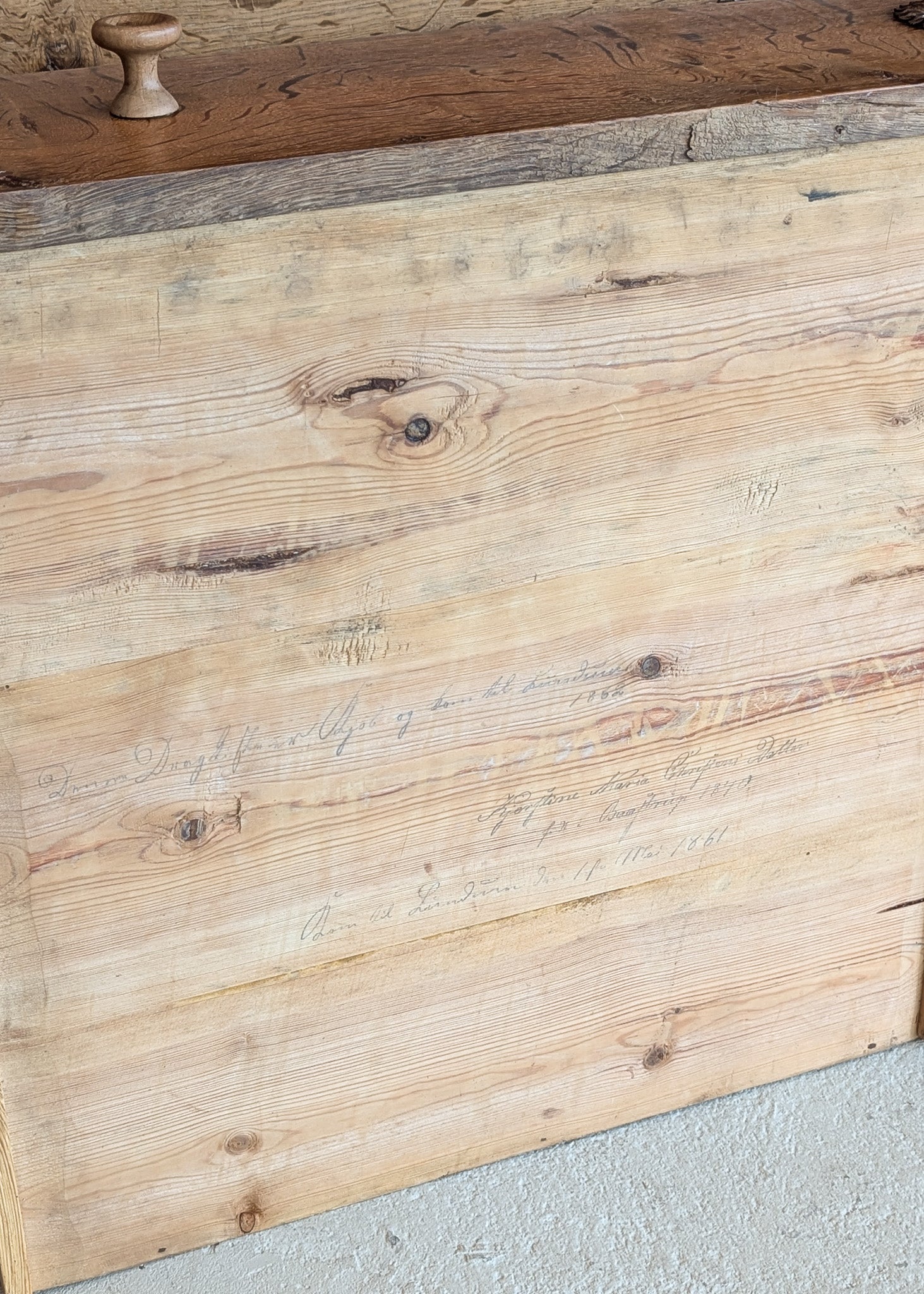 Large Antique Danish Quartersawn White Oak Five-Drawer Dresser with Hidden Handwritten Notes on Drawer Underside