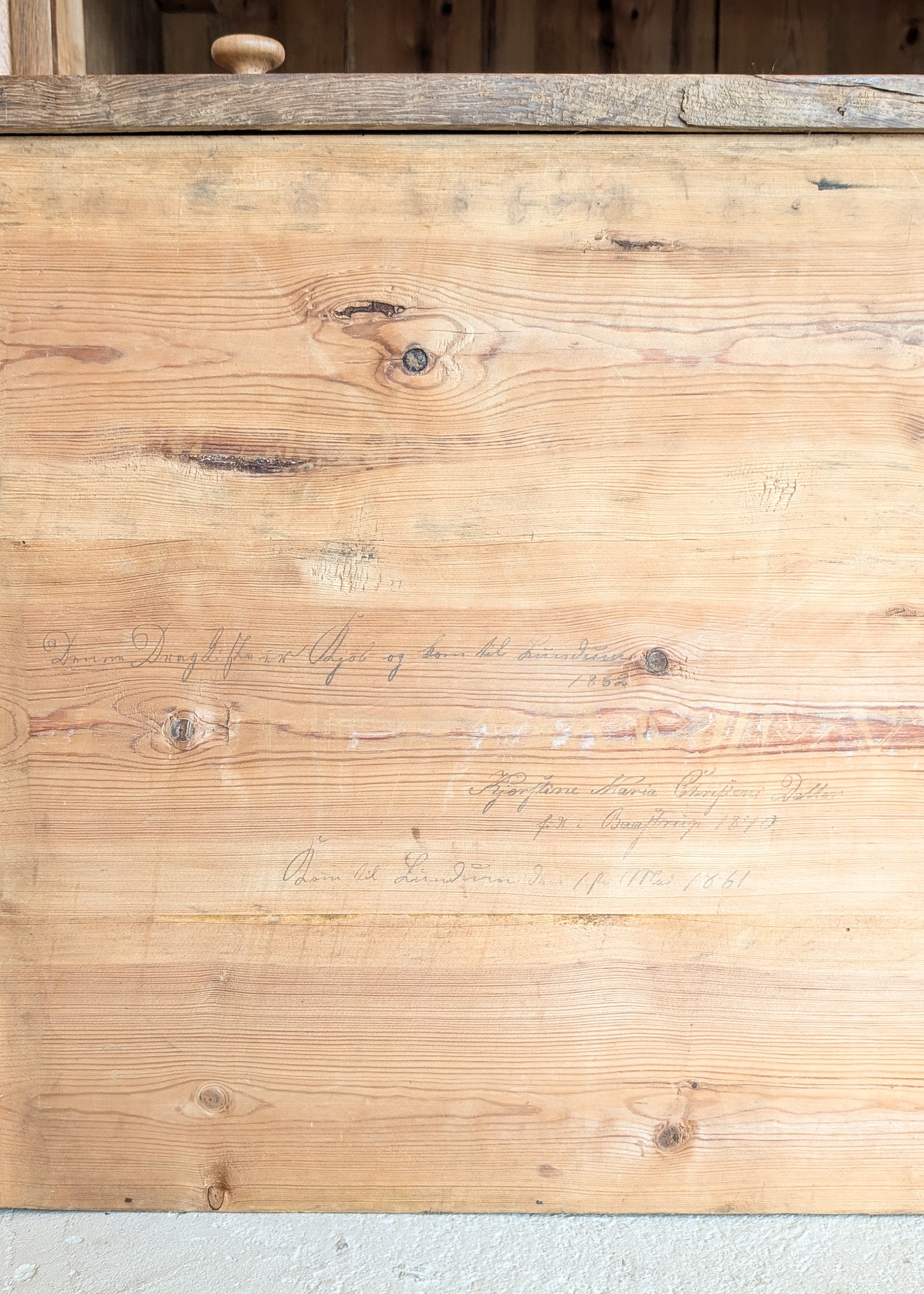 Large Antique Danish Quartersawn White Oak Five-Drawer Dresser with Hidden Handwritten Notes on Drawer Underside