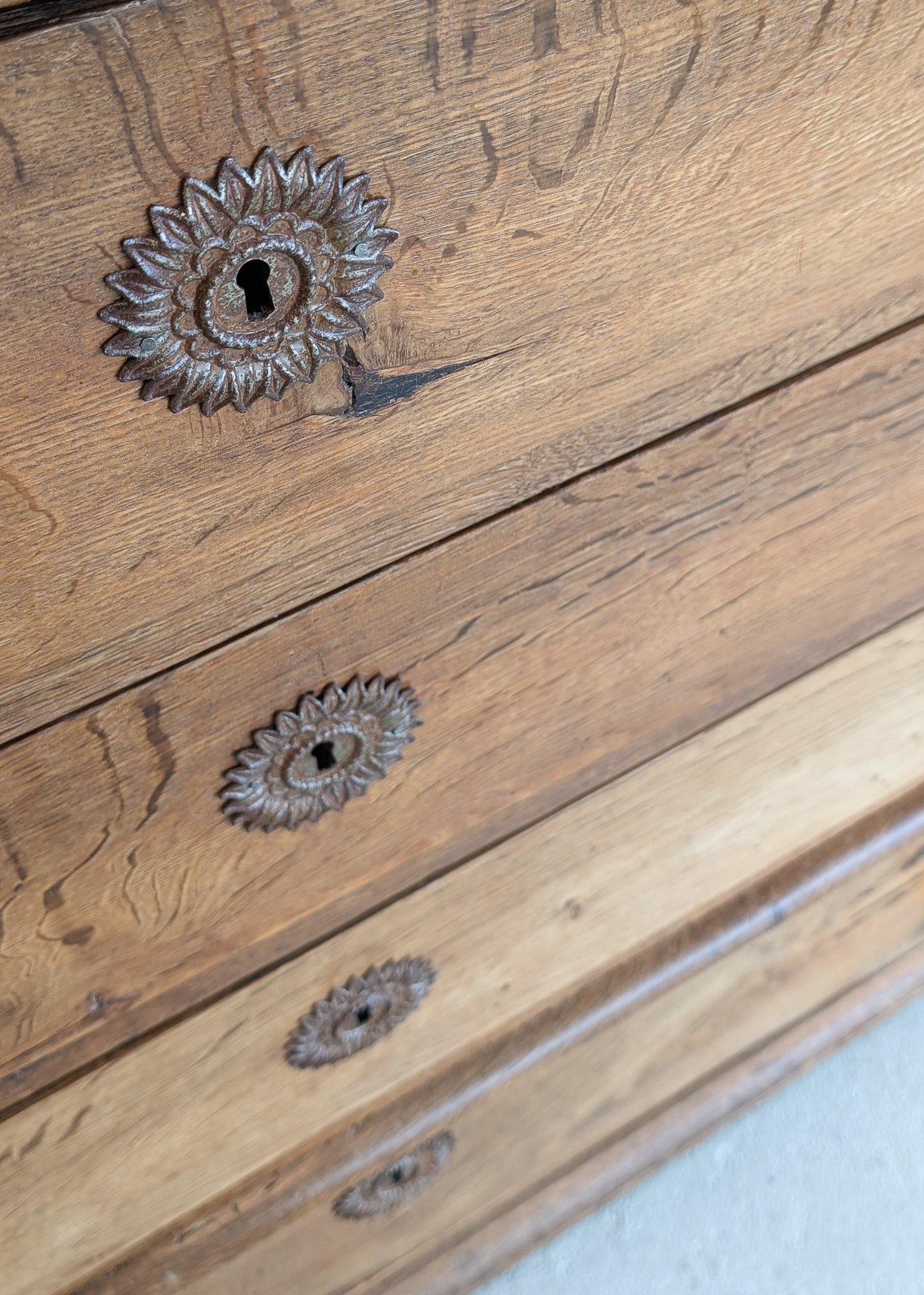 Large Antique Danish Quartersawn White Oak Five-Drawer Dresser with Hidden Handwritten Notes on Drawer Underside