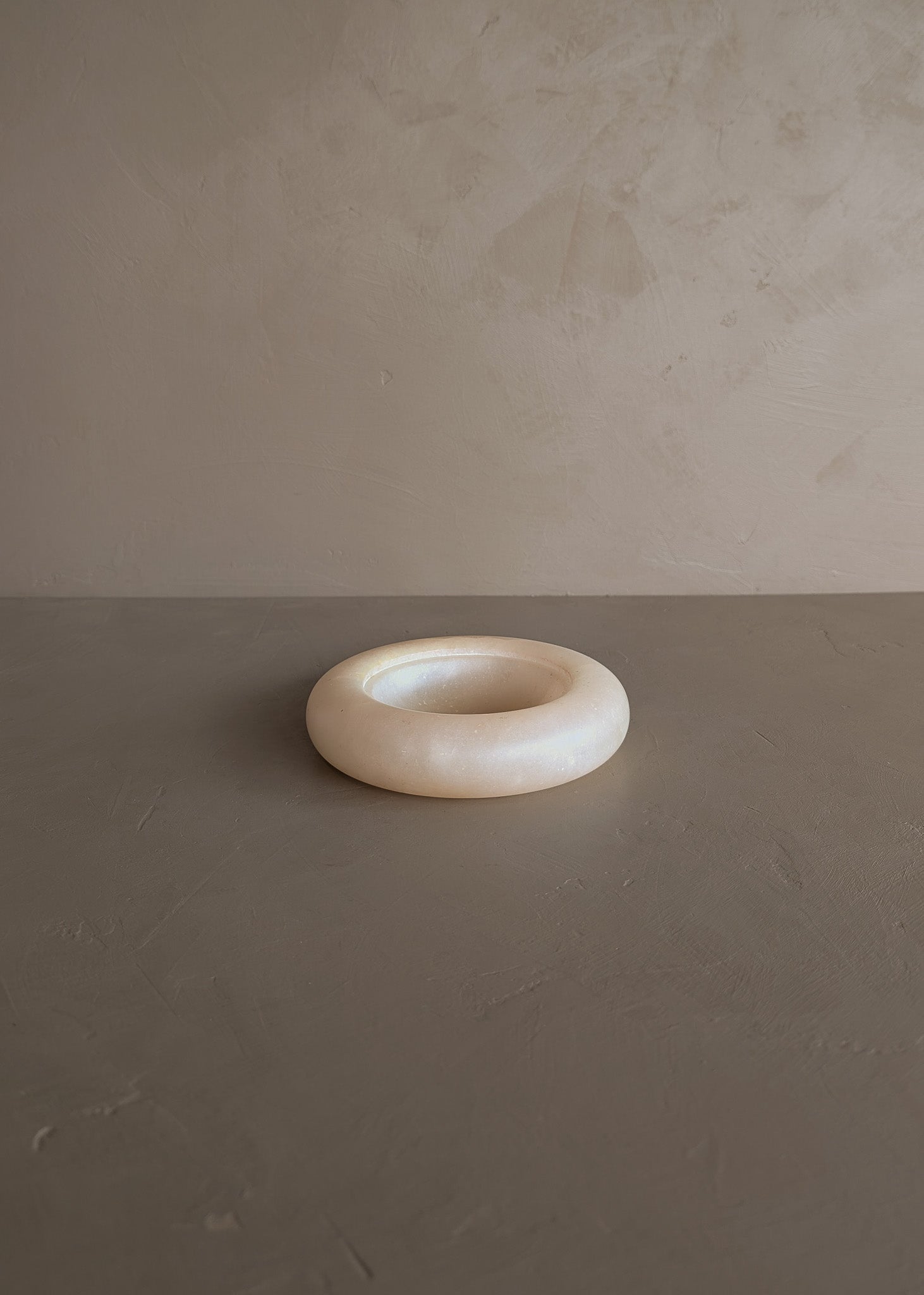 Unique Vintage Chunky Edge Round Alabaster Catchall Bowl Dish